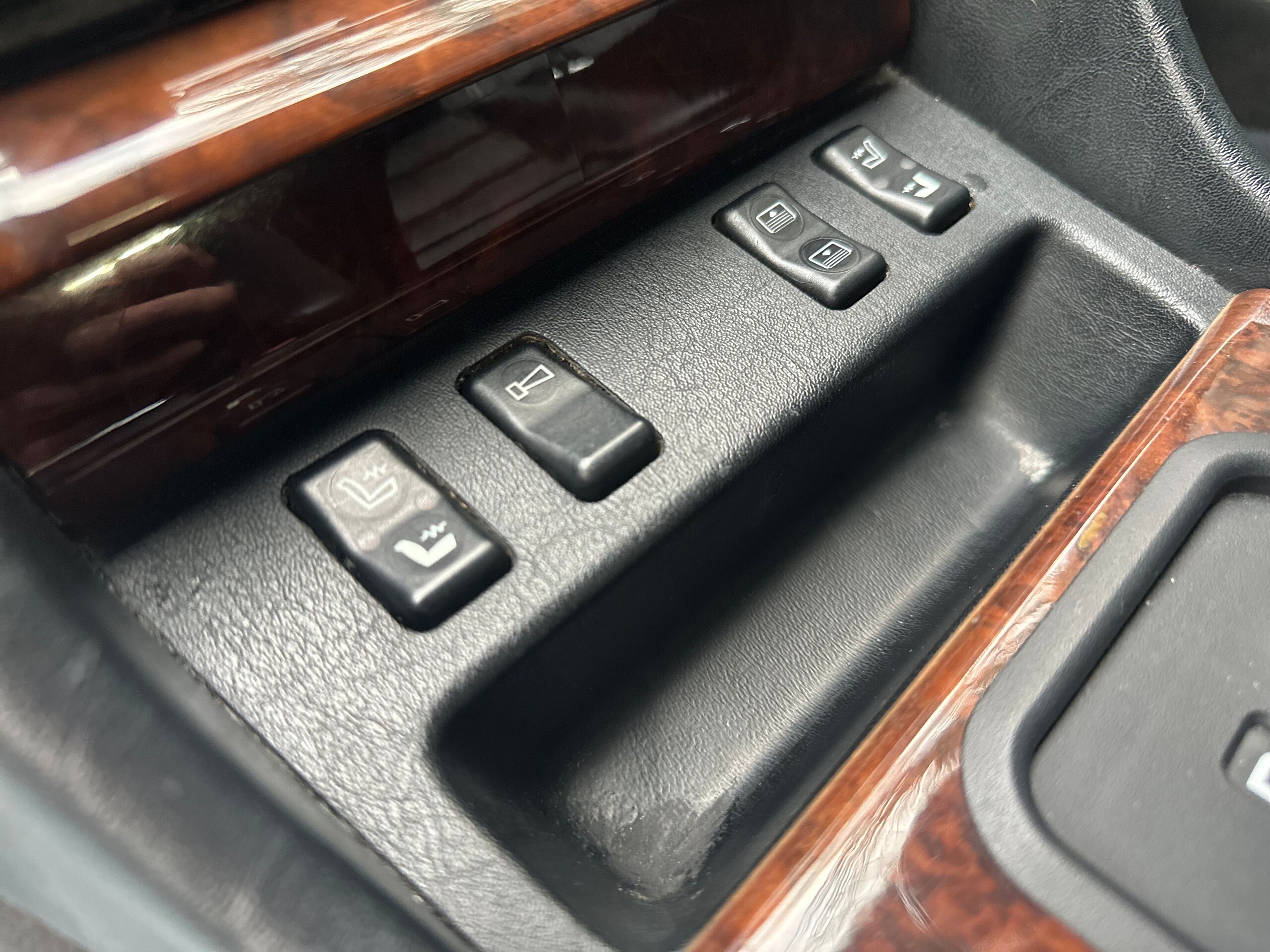 1991 Mercedes Benz 560SEC — Photo 10 / 17
