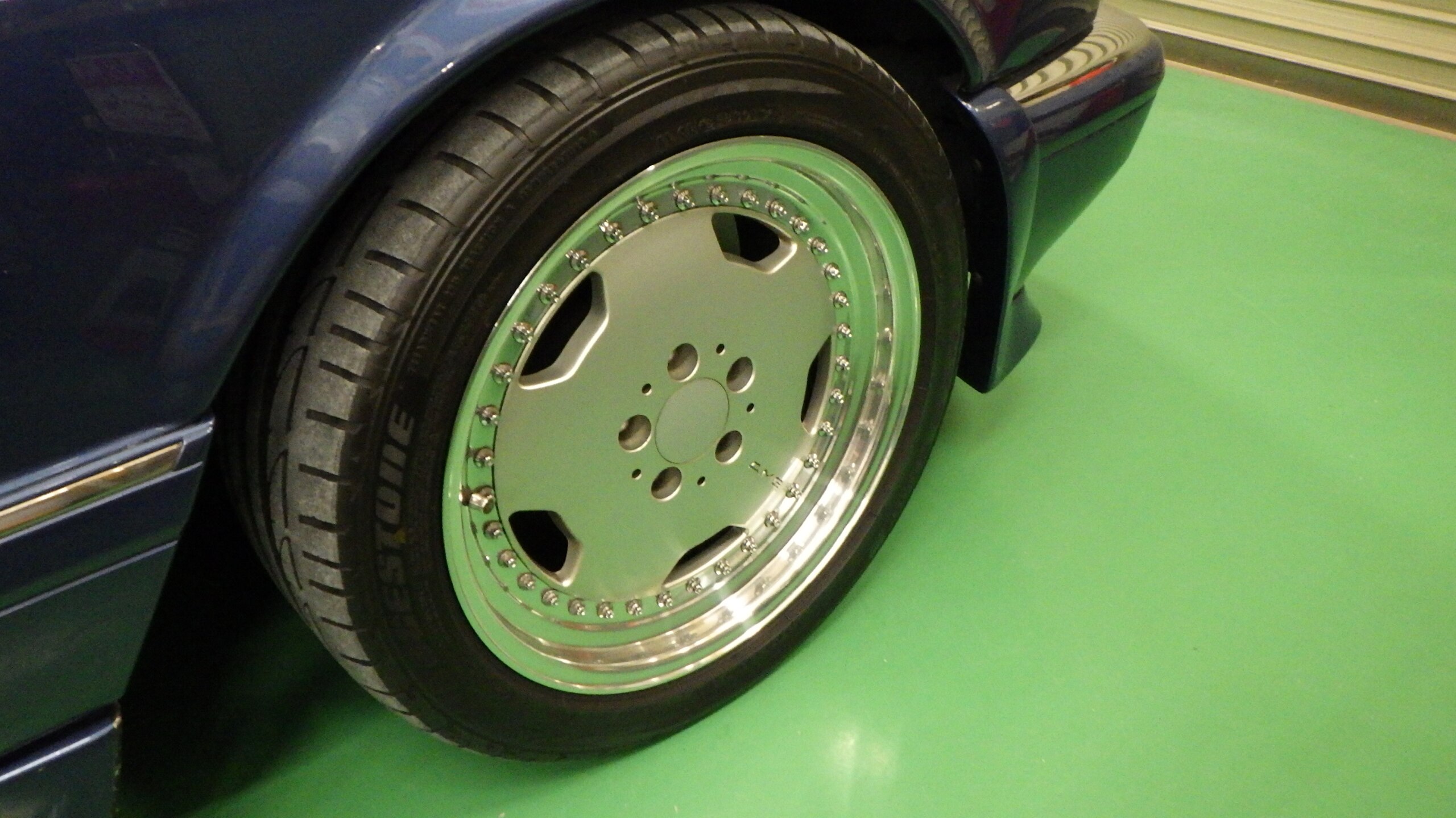 1990 Mercedes Benz 560SEL 6.0 AMG — Photo 15 / 17
