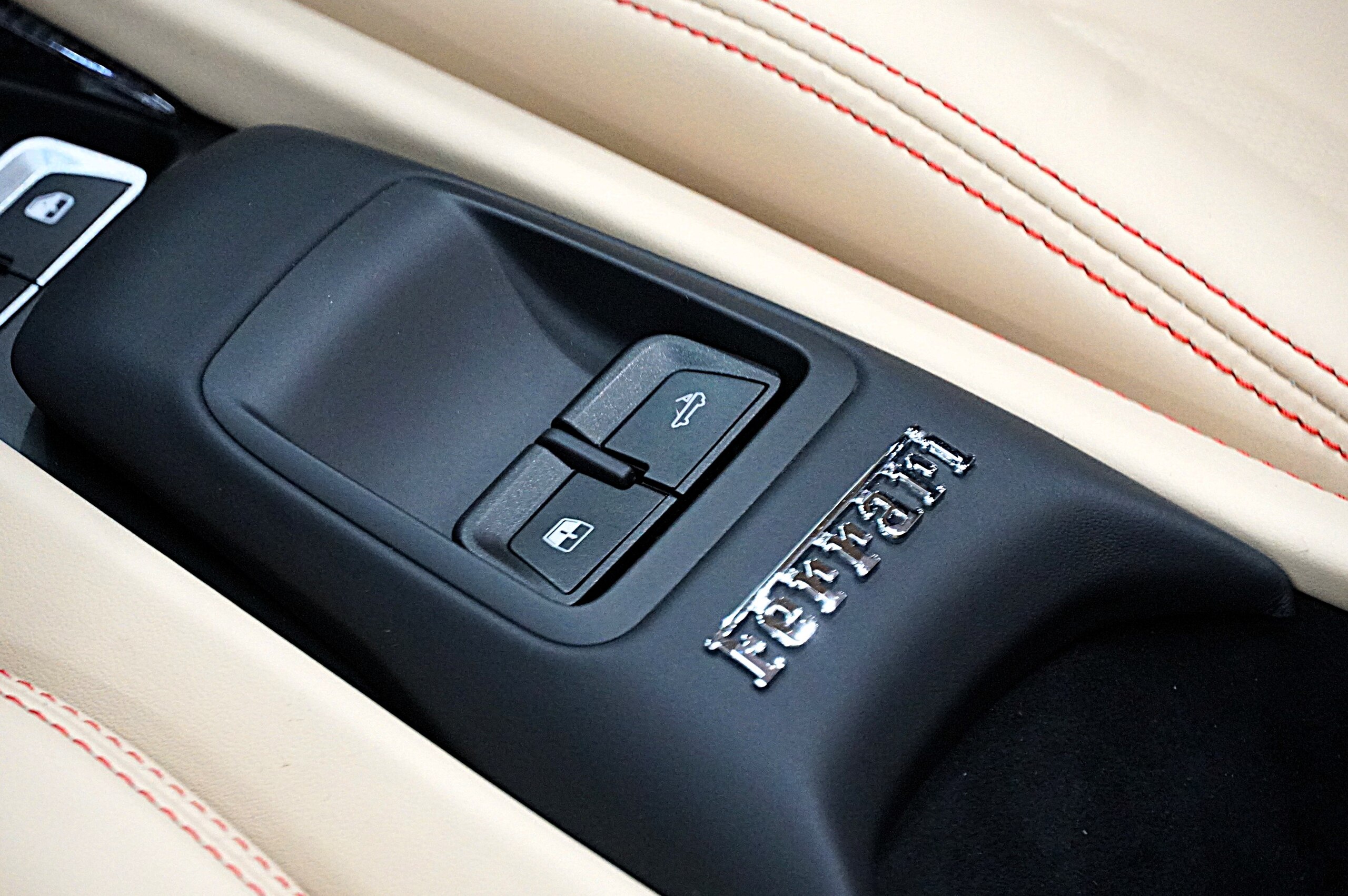 2022 Ferrari F8 Spider — Photo 25 / 52