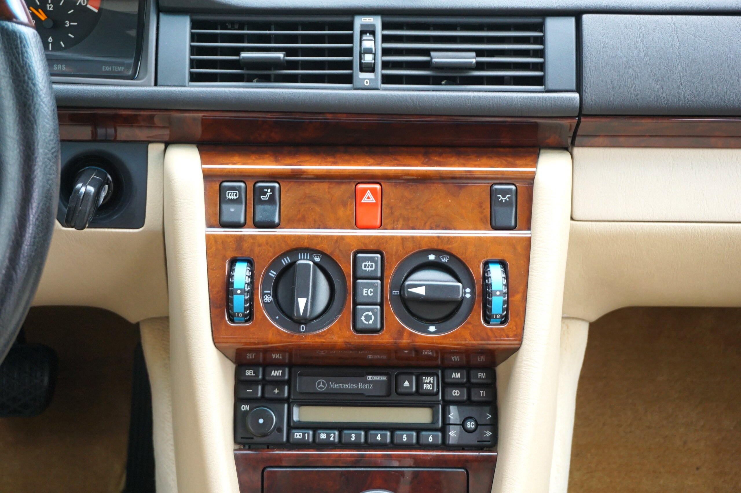 1994 Mercedes Benz E280 — Photo 11 / 16