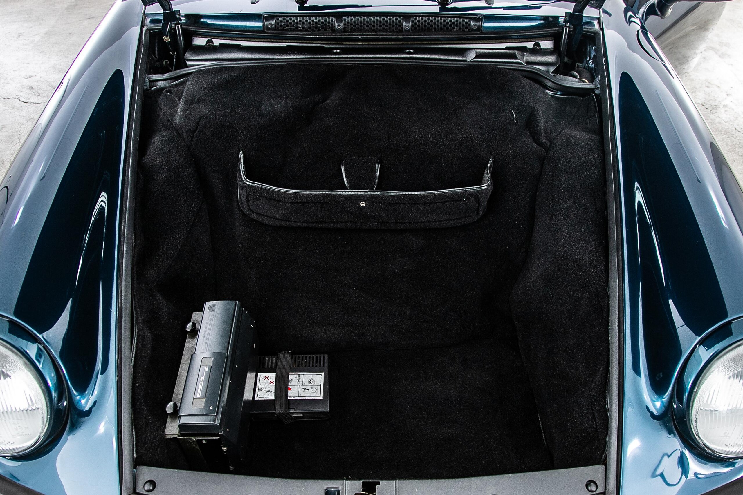 1993 Porsche 911 Carrera 2 — Photo 21 / 21