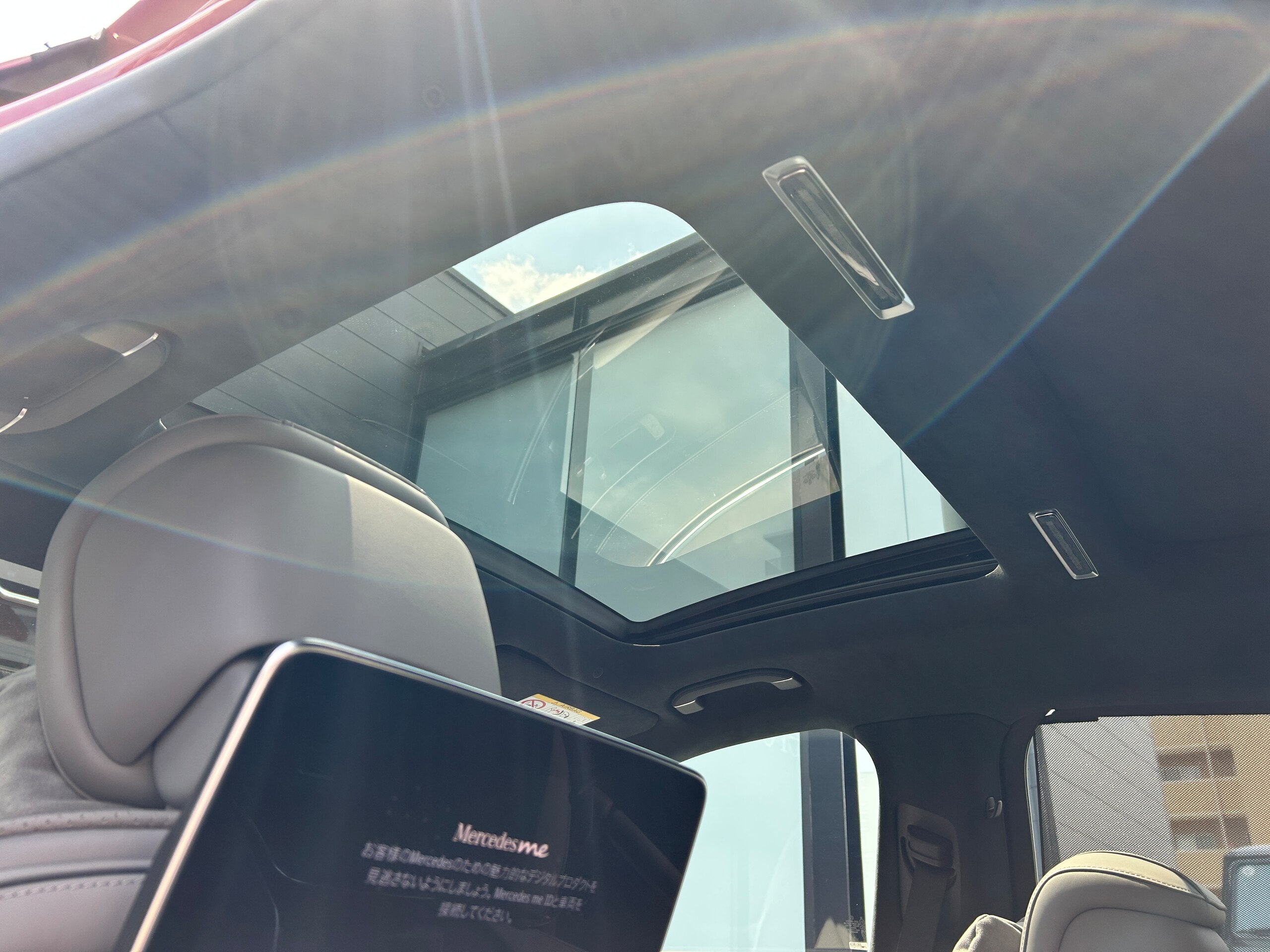 2025 Mercedes Benz Maybach S680 — Photo 16 / 40