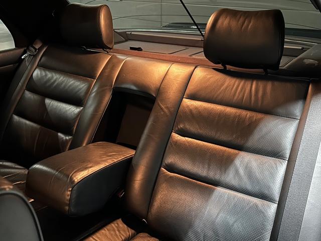 1989 Mercedes Benz 560SEL — Photo 11 / 11