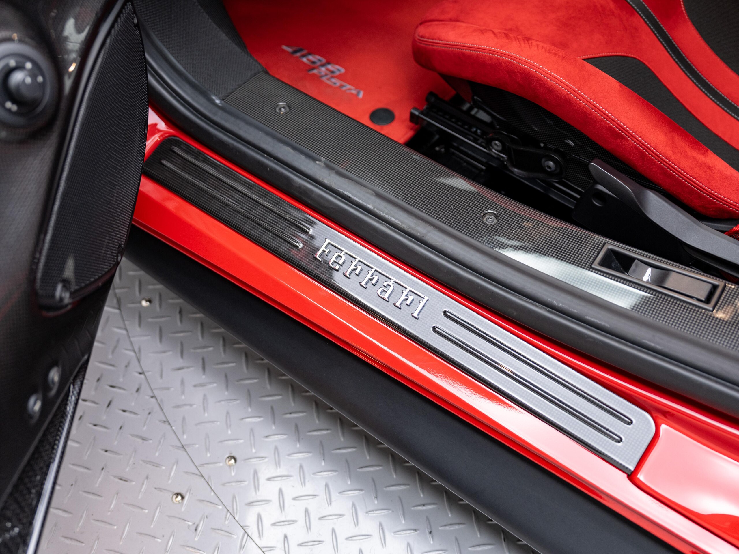 2019 Ferrari 488 Pista — Photo 15 / 26
