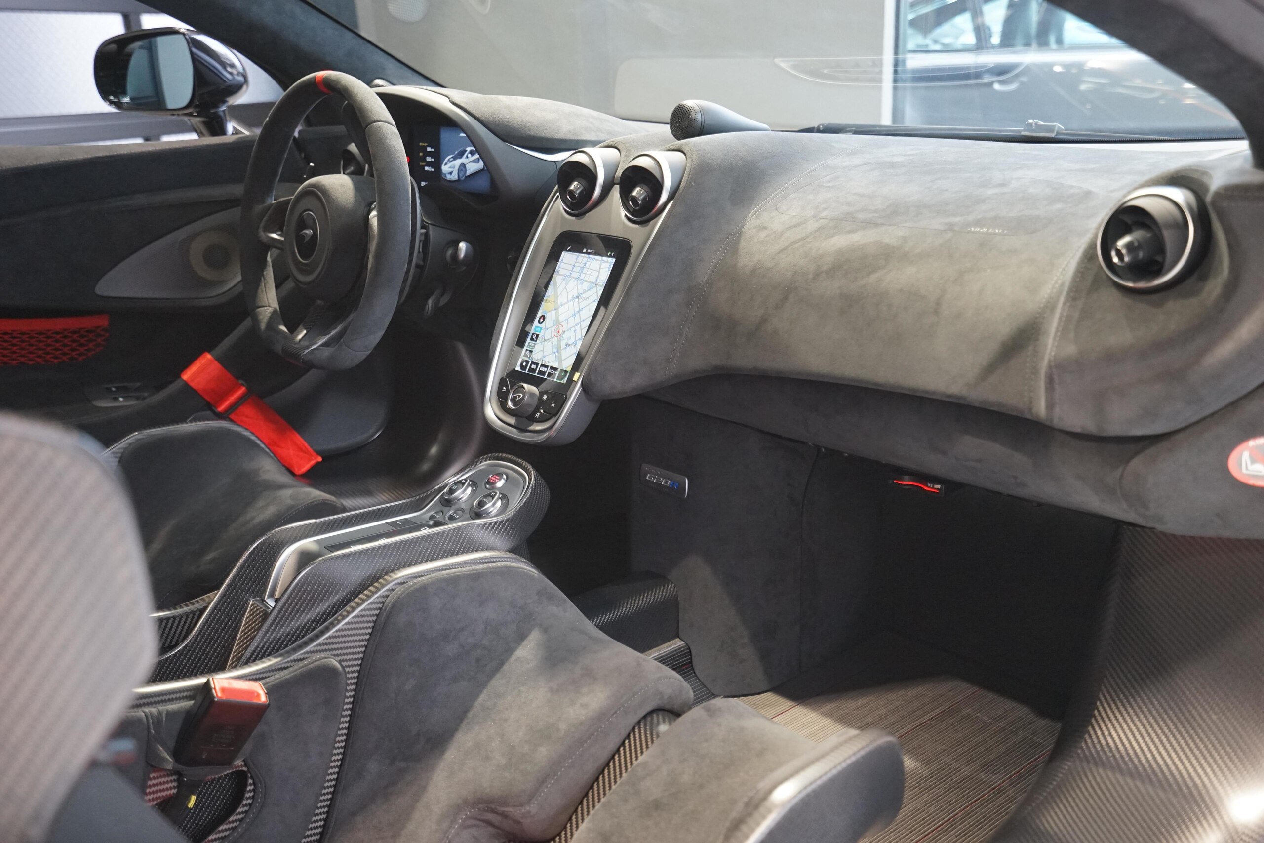 2020 McLaren 620R — Photo 12 / 18