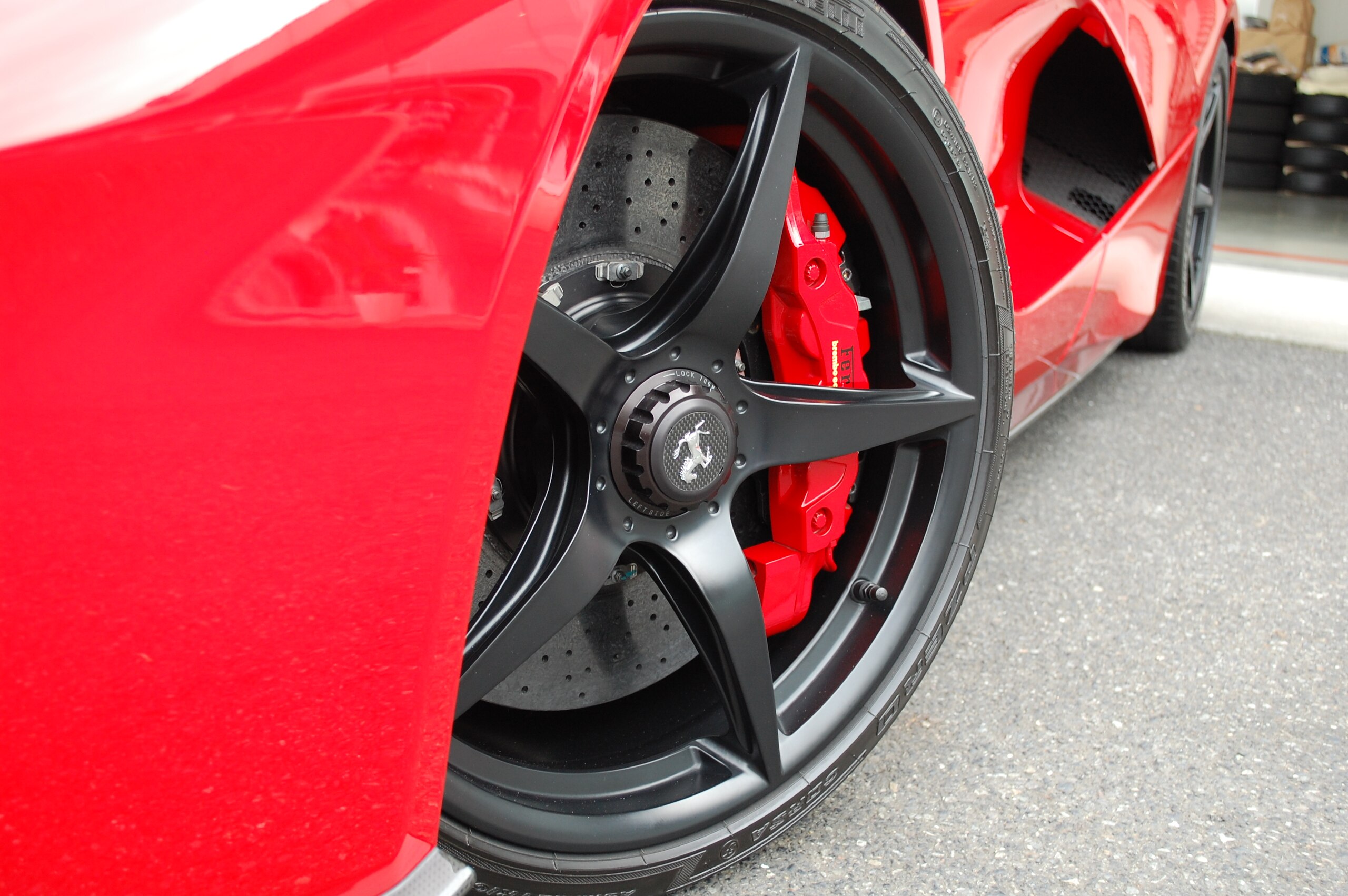 2015 Ferrari LaFerrari — Photo 10 / 13