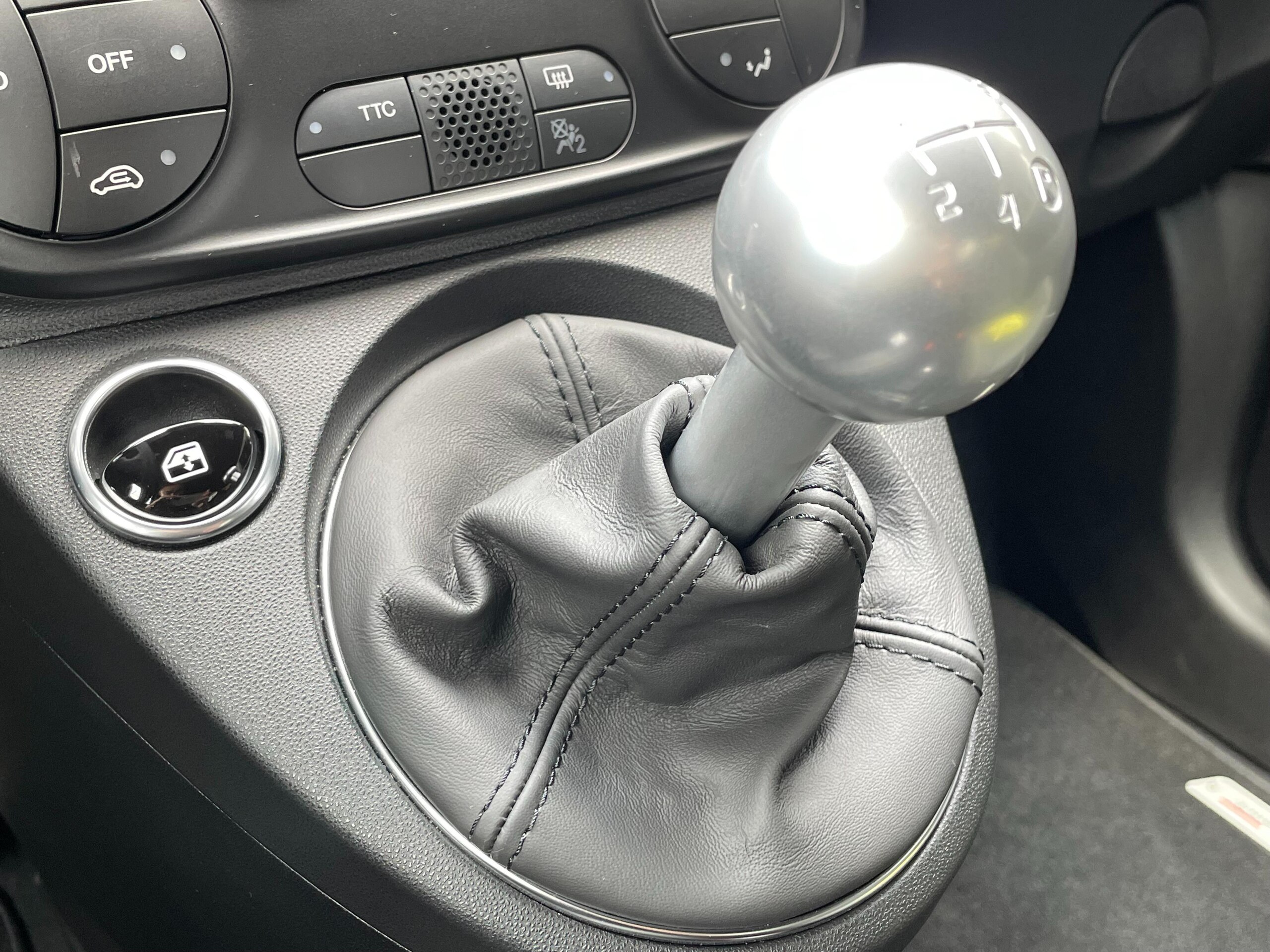 2025 Abarth 695 75th Anniversary — Photo 8 / 33