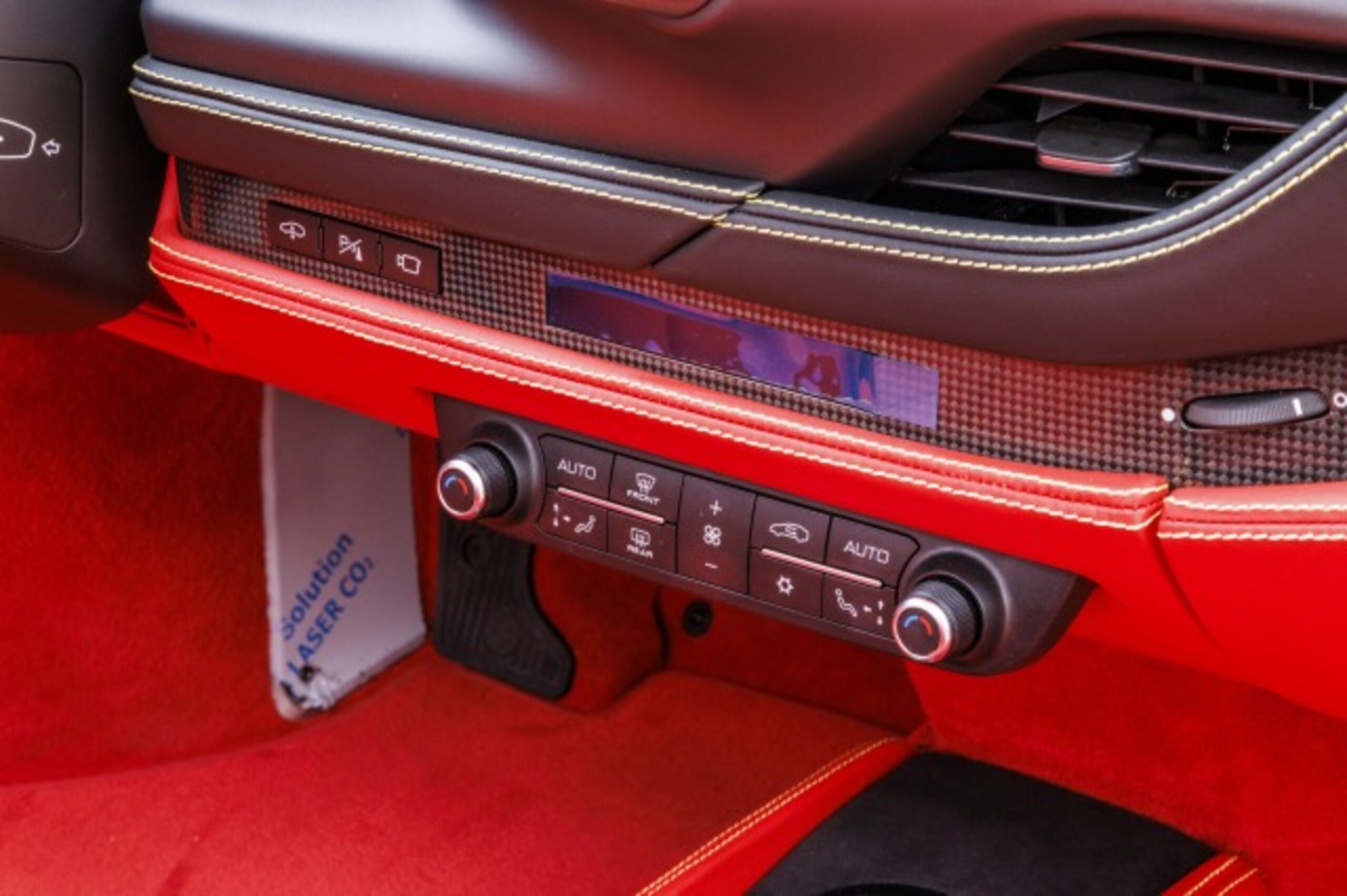 2022 Ferrari F8 Spider — Photo 24 / 42