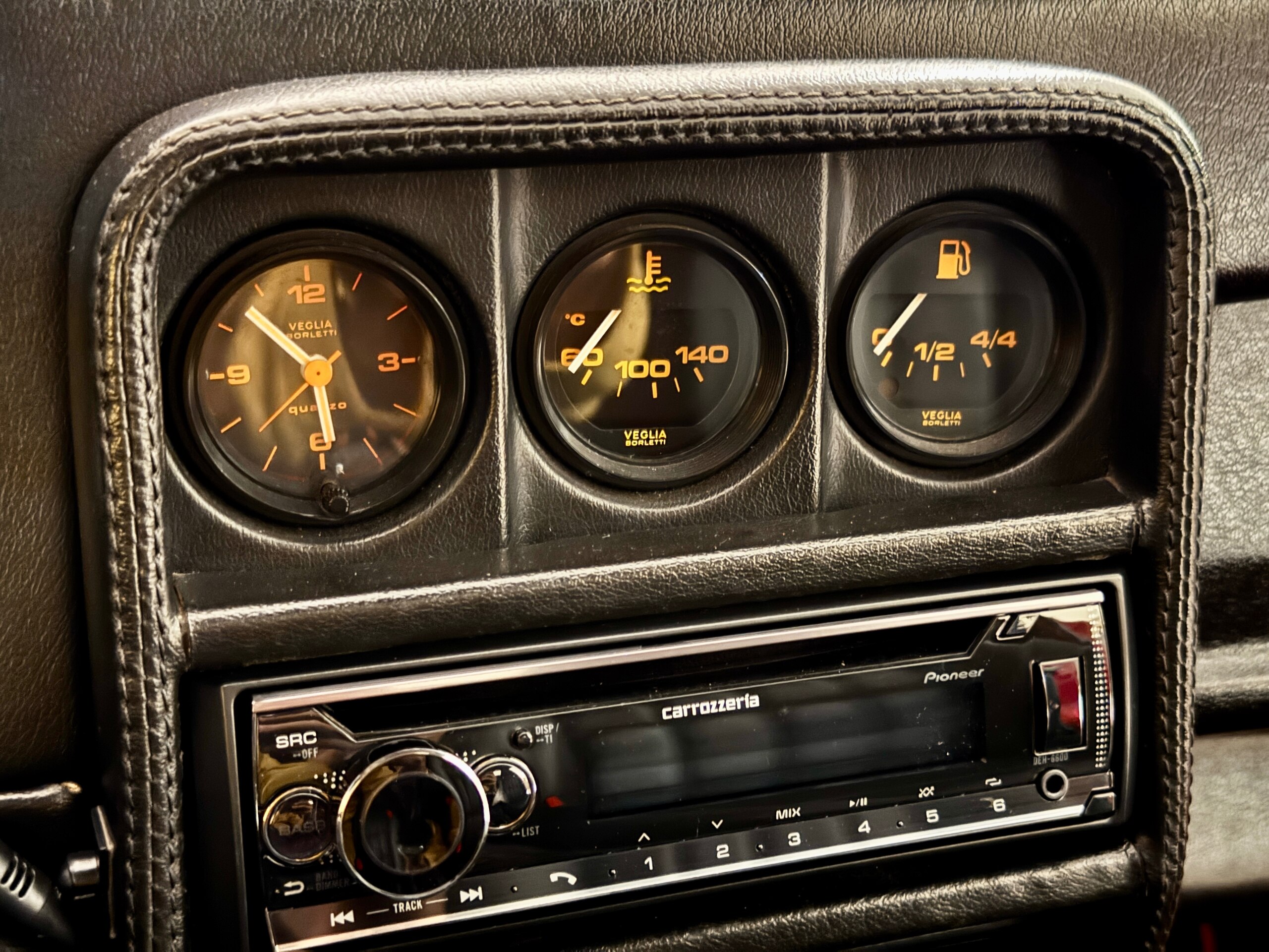 1994 Ferrari 328GTS — Photo 12 / 17