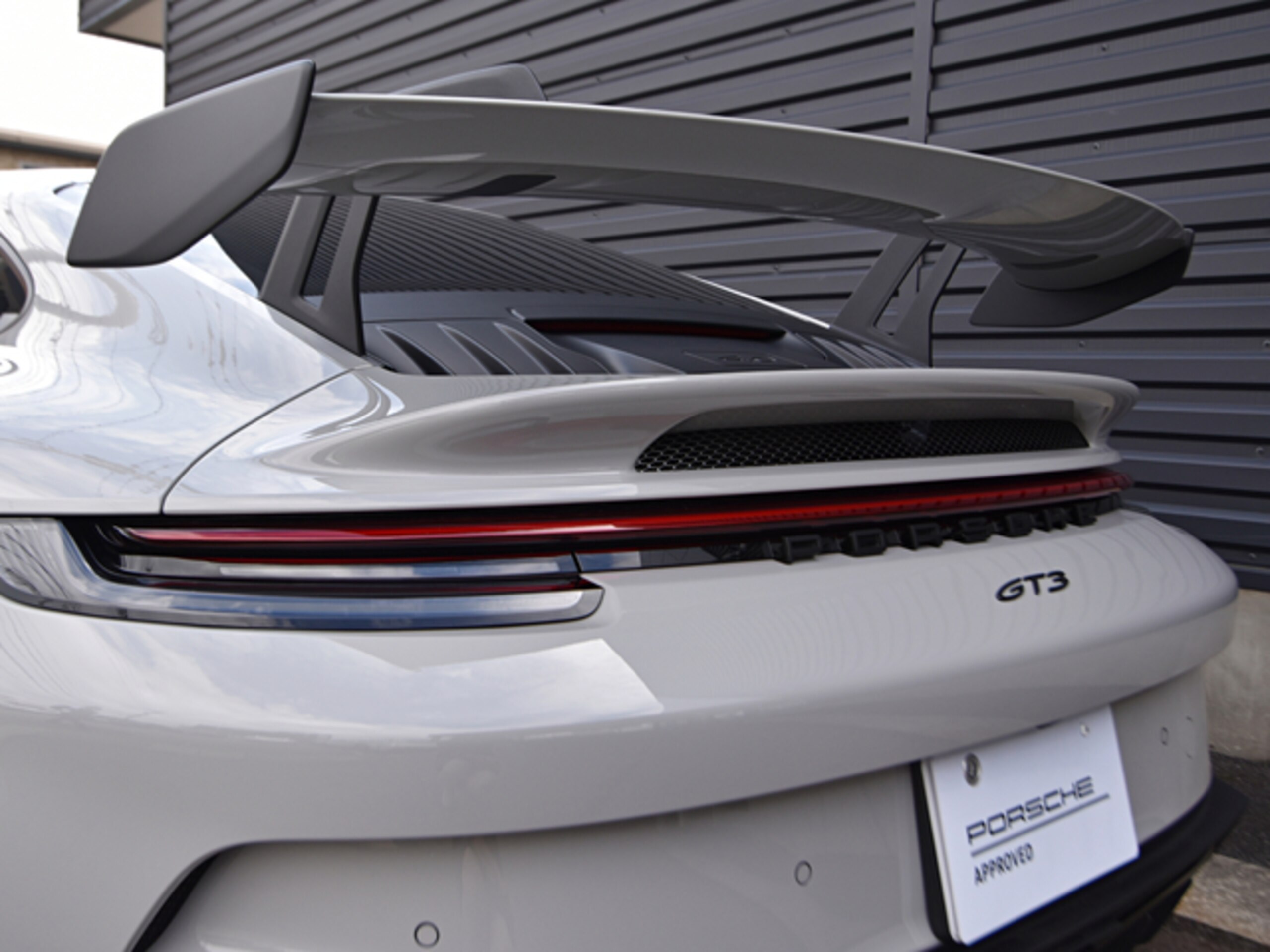 2022 Porsche 911 GT3 — Photo 14 / 16