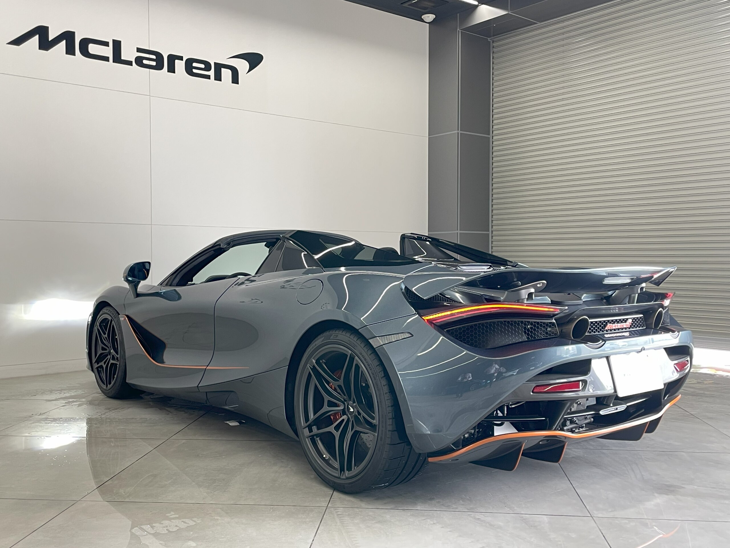 2019 McLaren 720S Spider — Photo 8 / 18