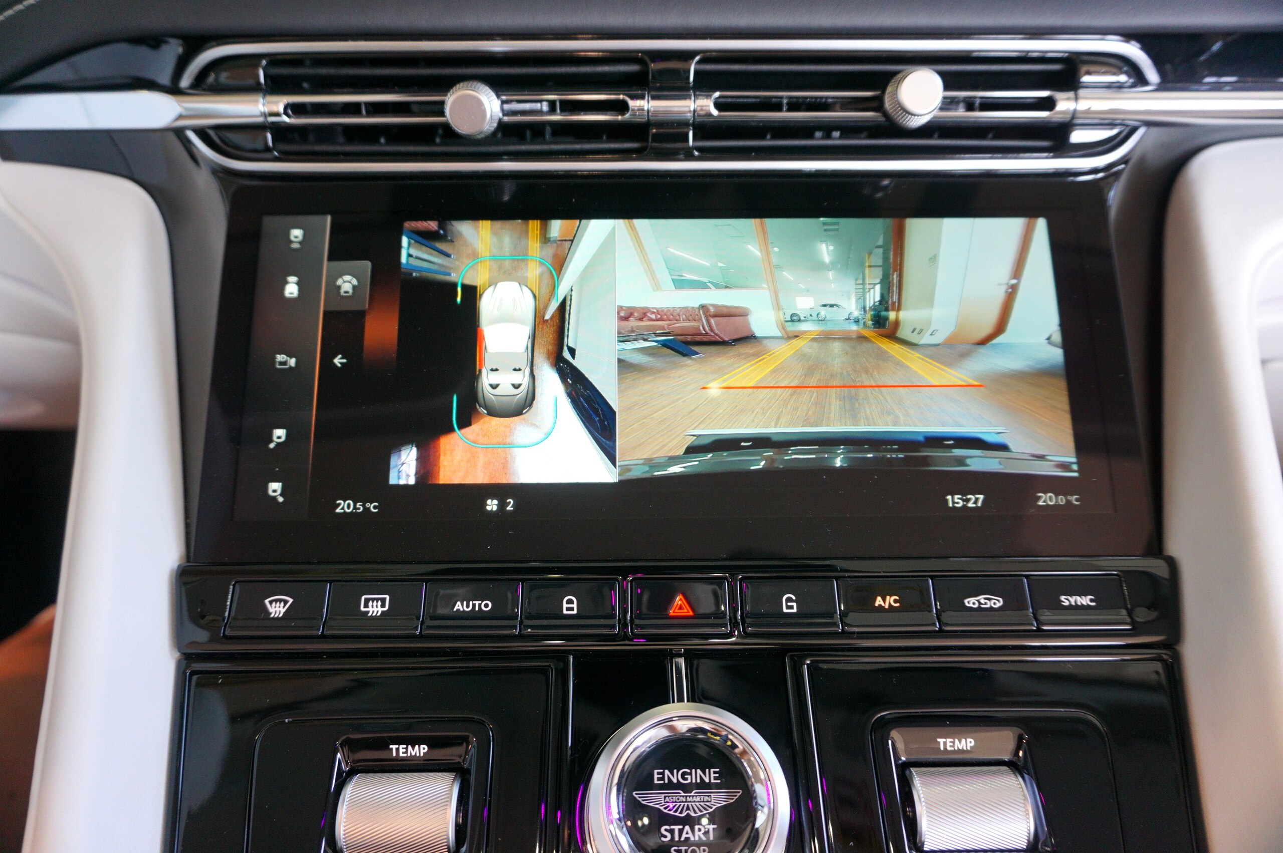 2024 Aston Martin DB12 Volante — Photo 26 / 45