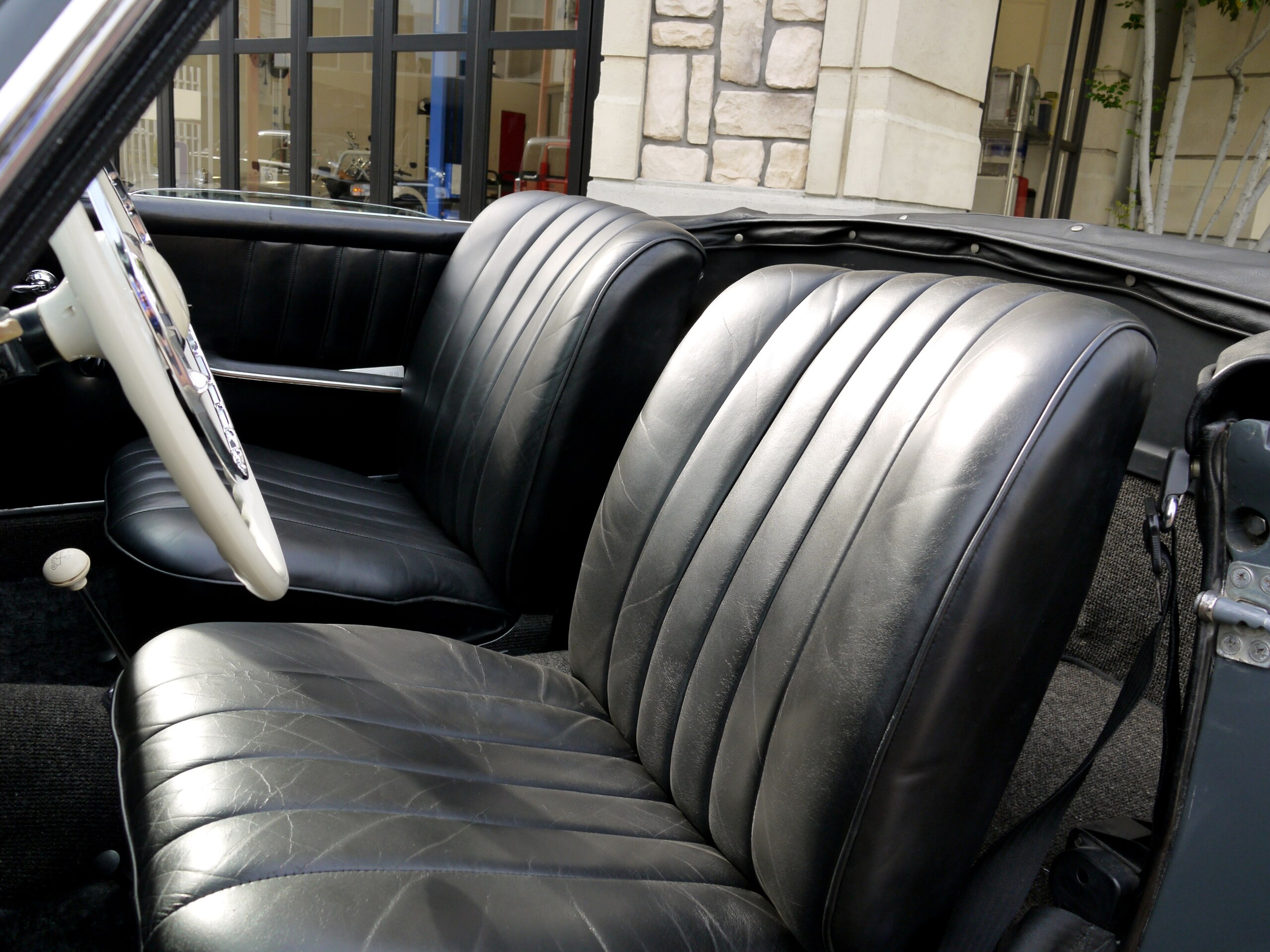1960 Mercedes Benz 190SL — Photo 9 / 12
