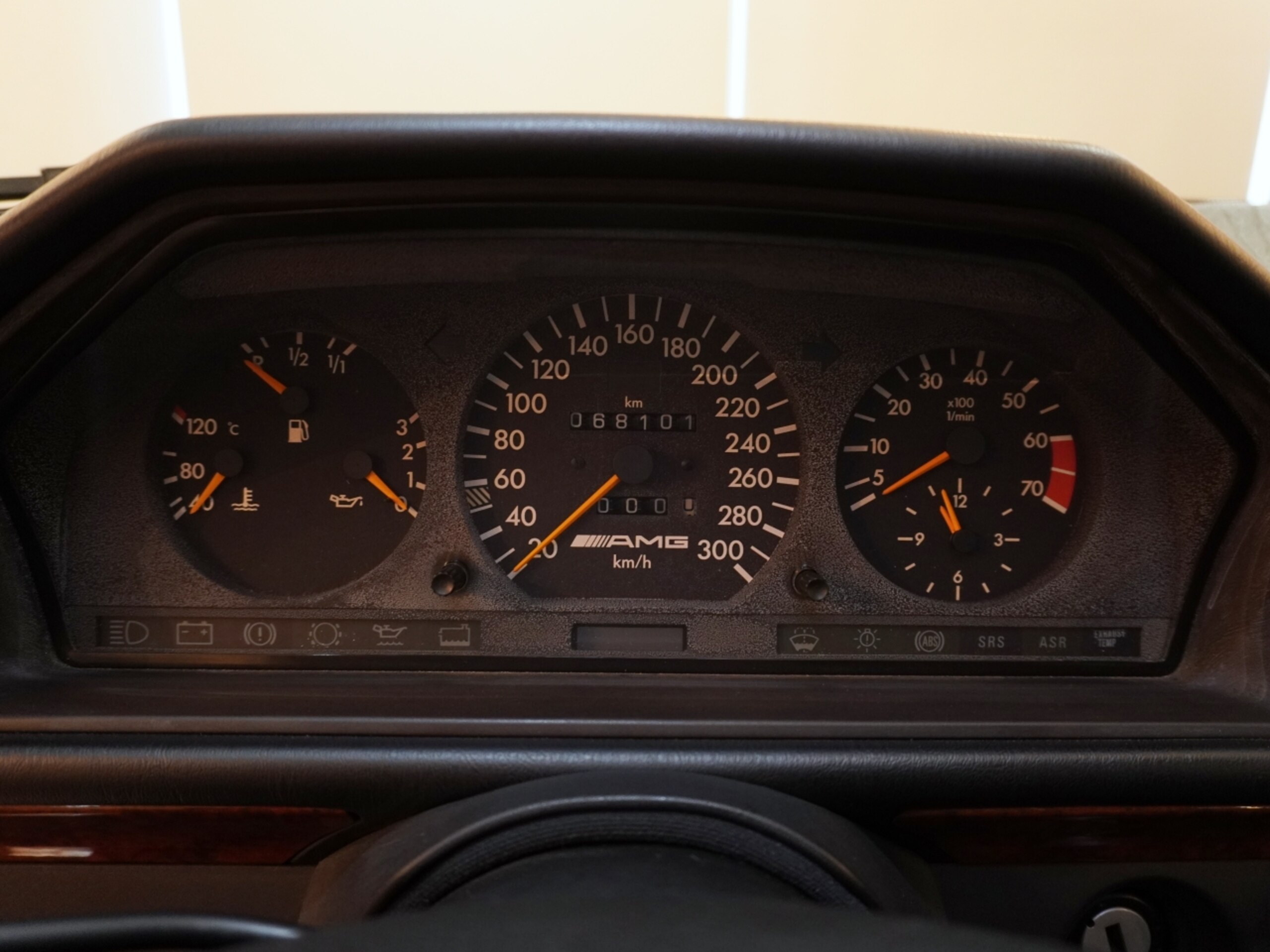 1994 Mercedes Benz E60 AMG — Photo 9 / 24