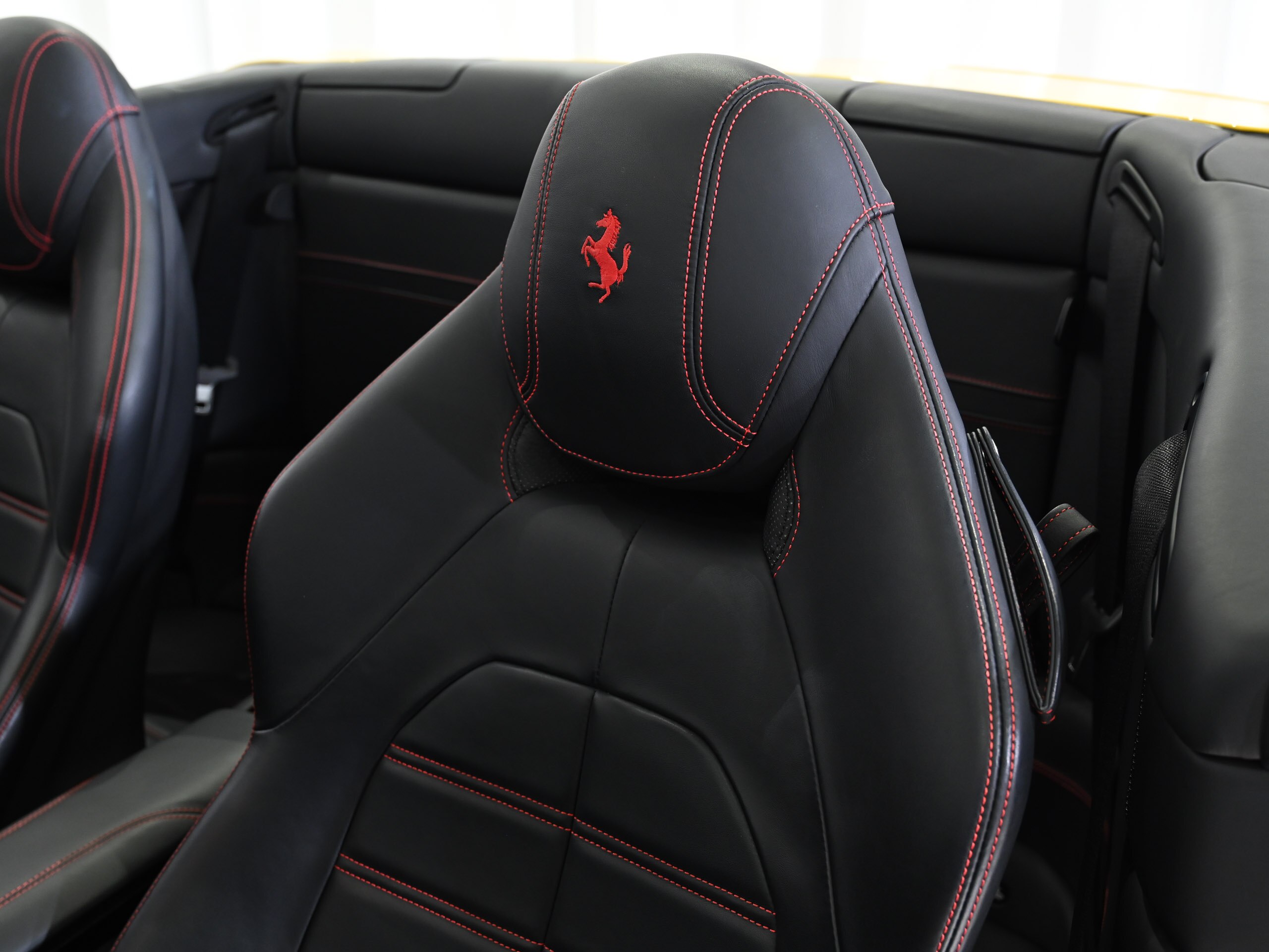 2016 Ferrari California T — Photo 9 / 23