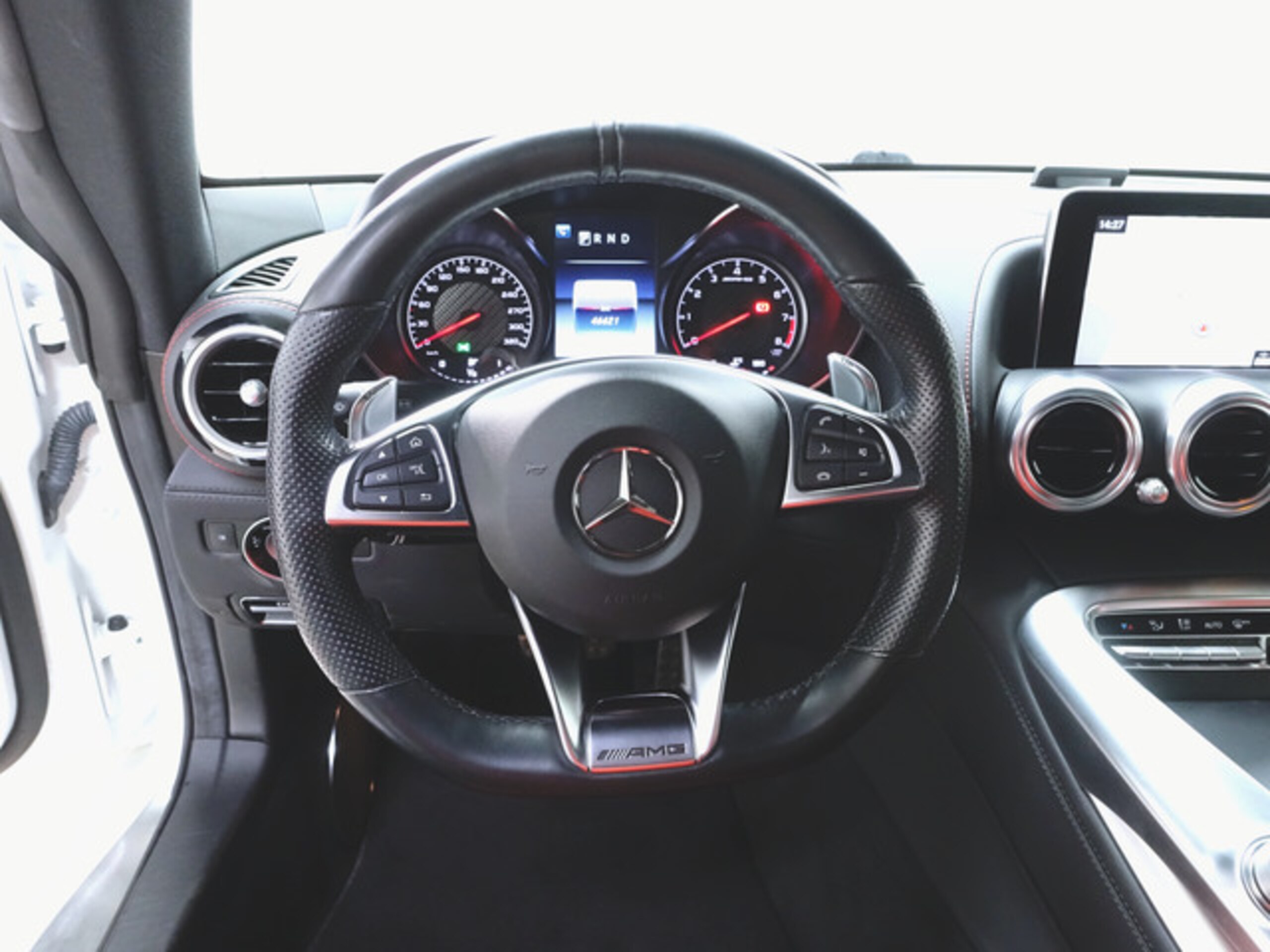 2018 Mercedes Benz AMG GT — Photo 8 / 19