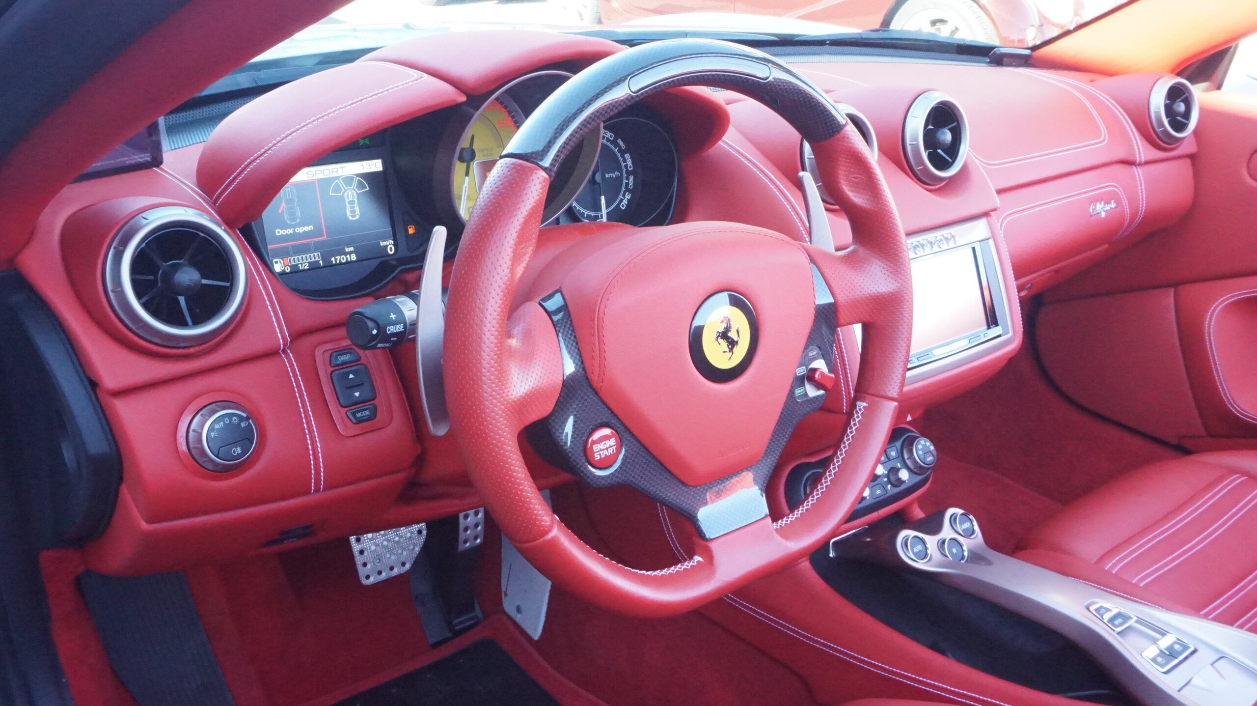 2013 Ferrari California 30 — Photo 8 / 19