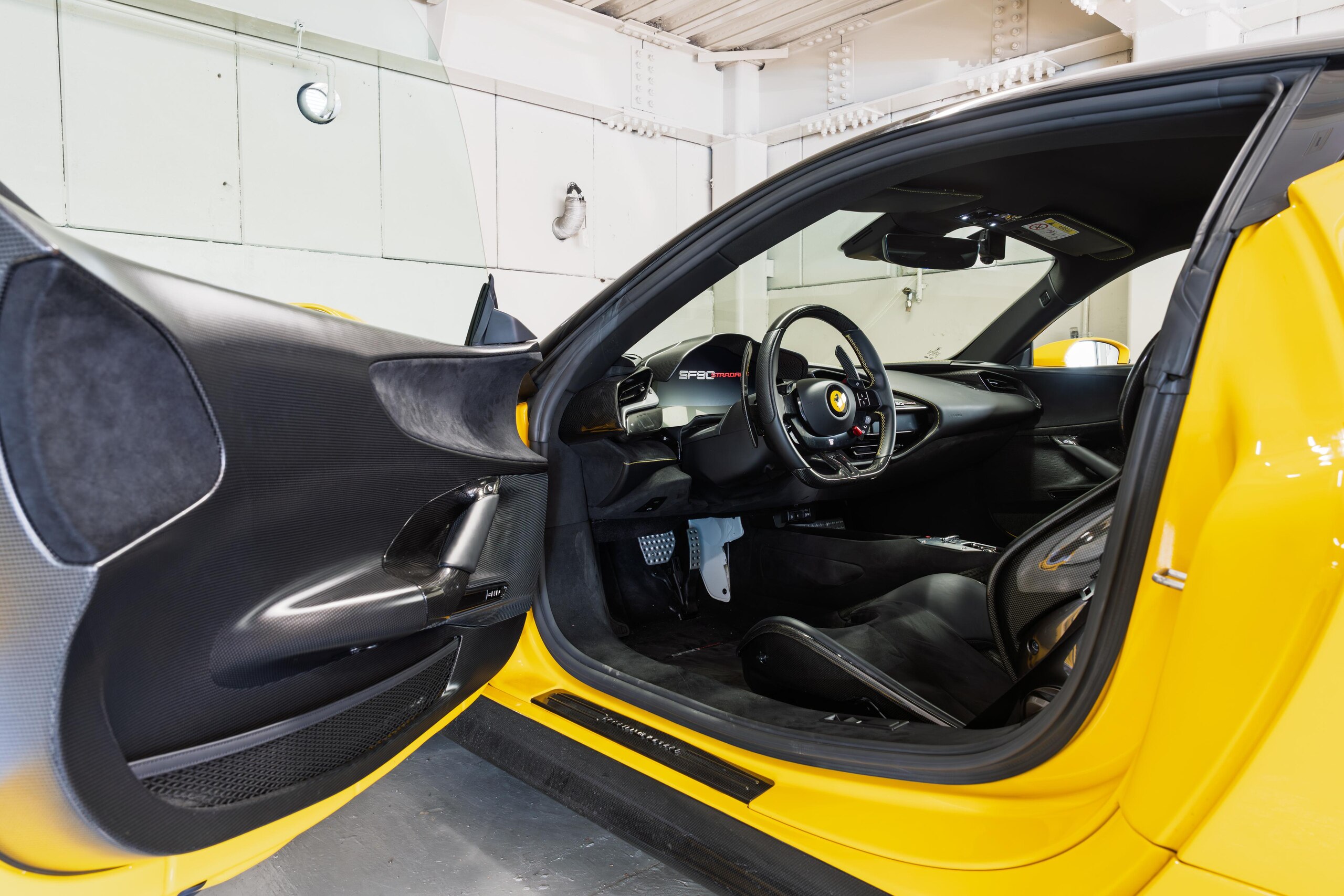 2021 Ferrari SF90 Stradale — Photo 7 / 21