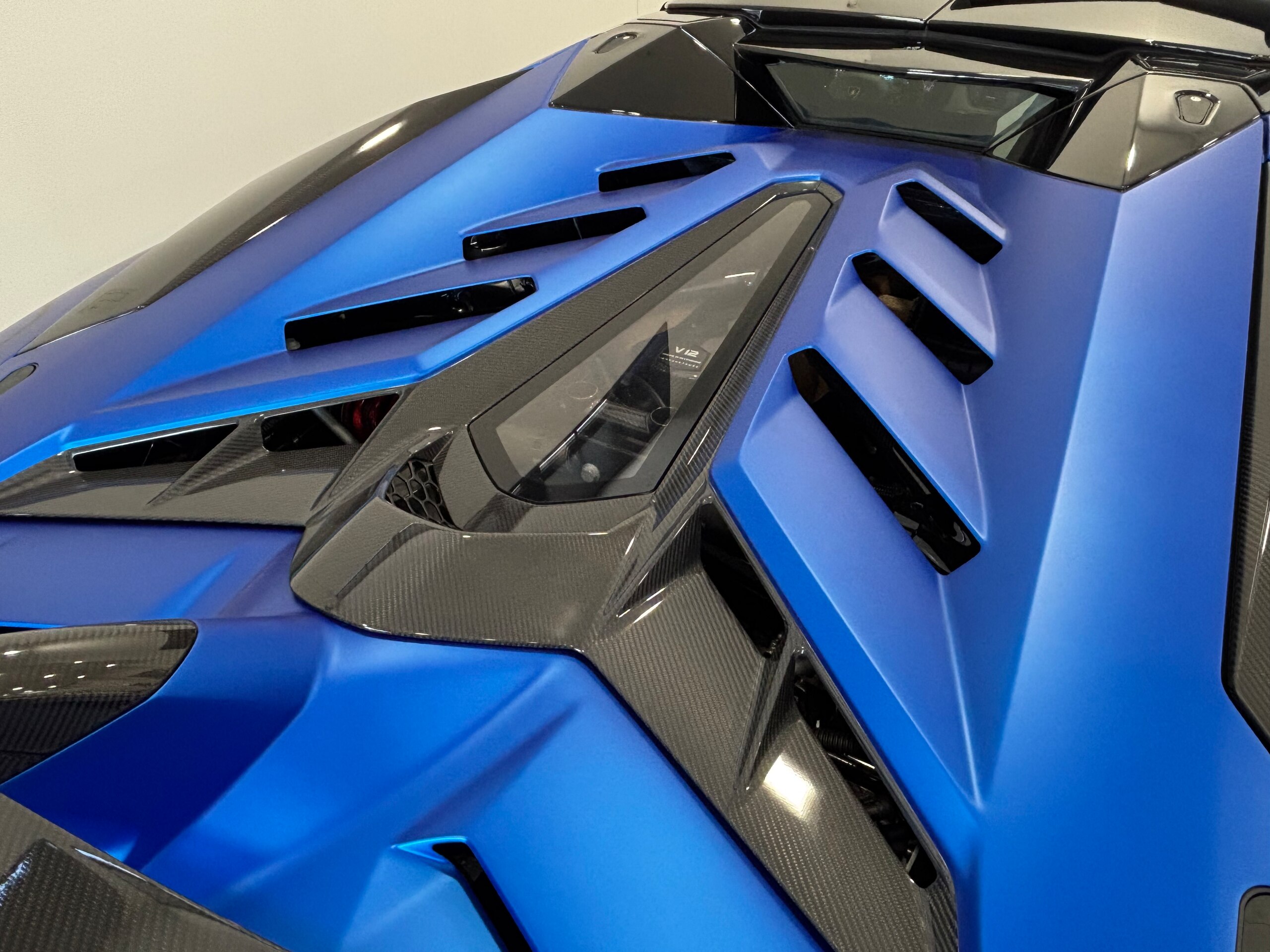 2020 Lamborghini Aventador SVJ Roadster — Photo 28 / 40