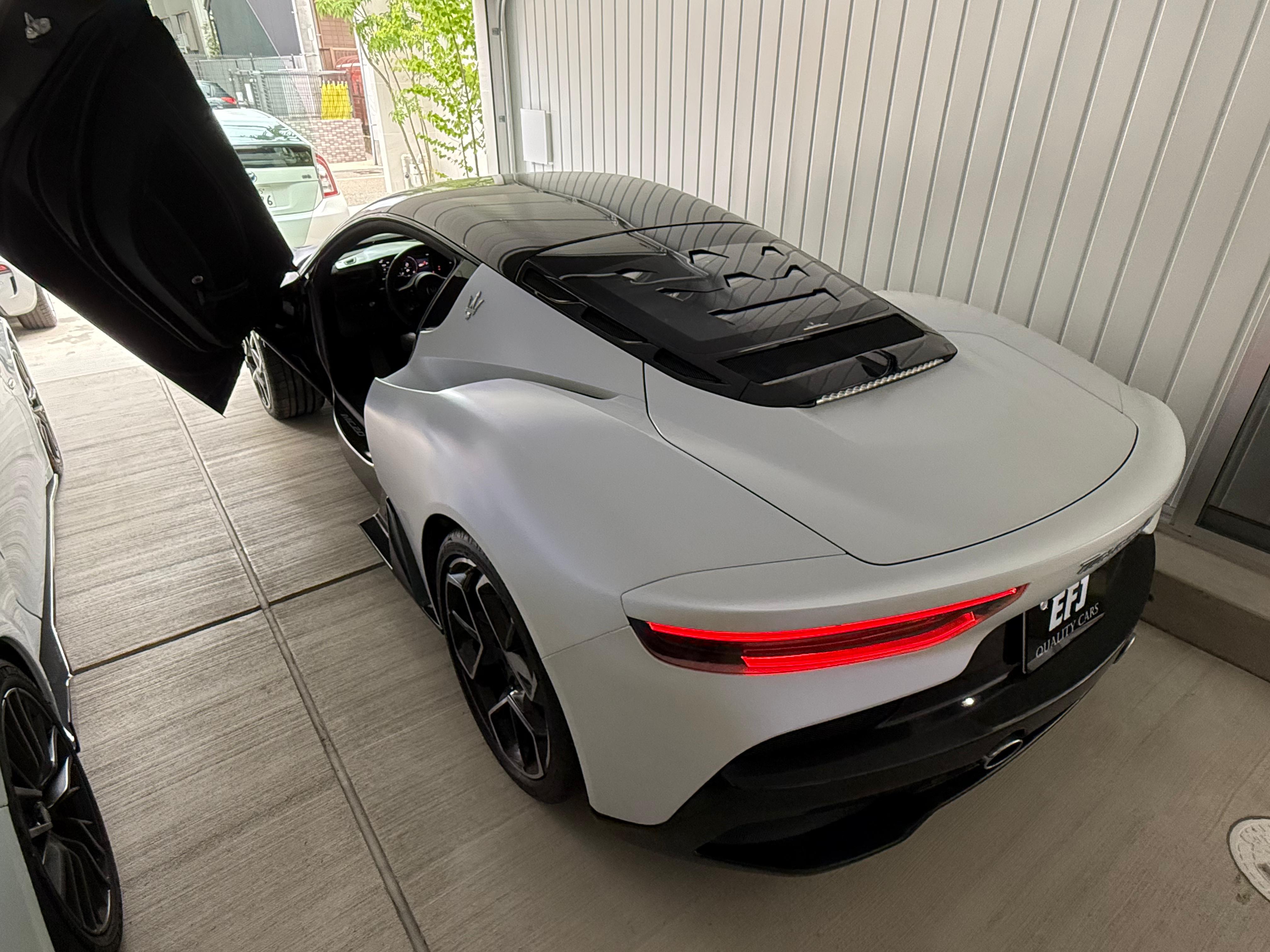 2022 Maserati MC20 — Photo 8 / 18