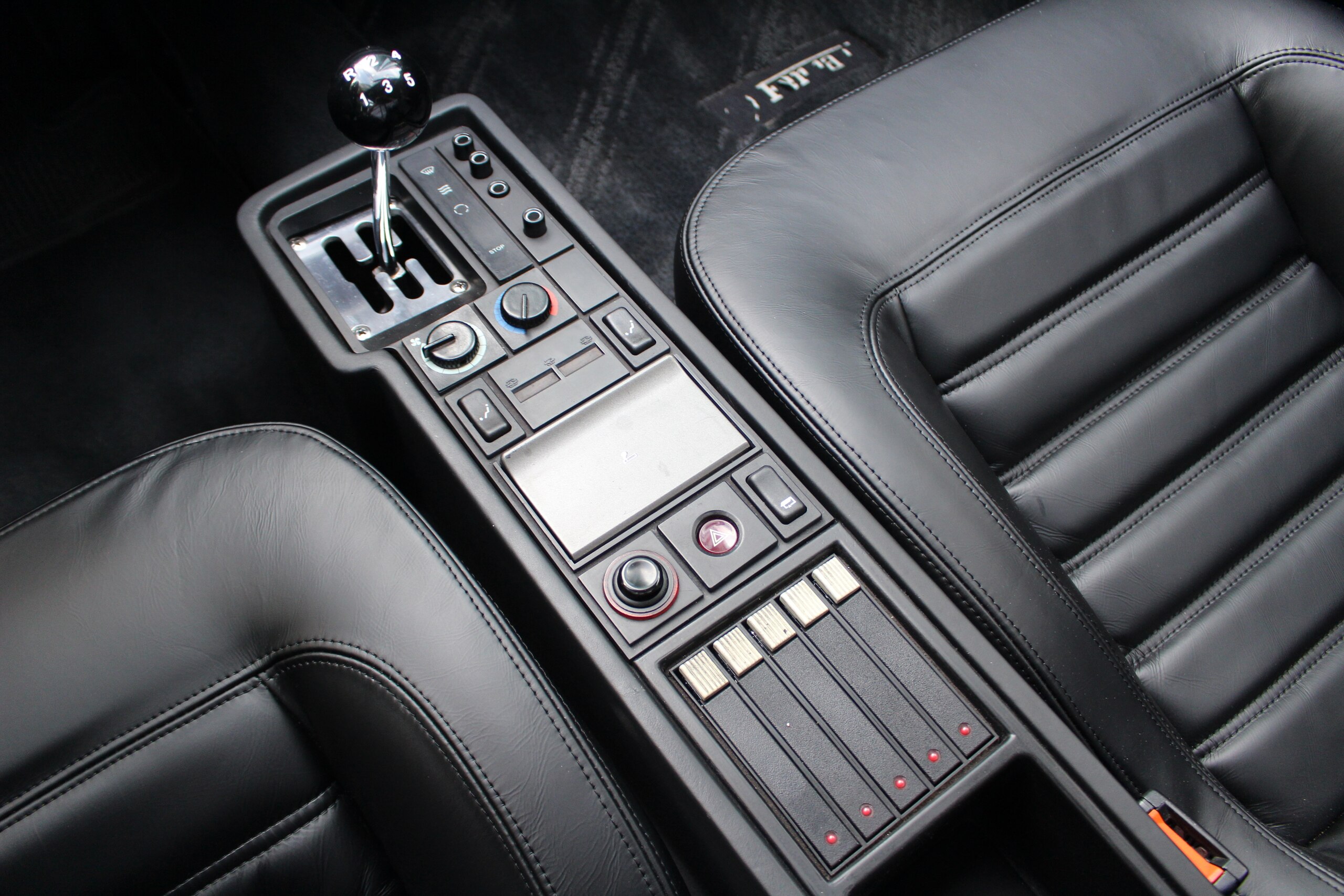 1992 Ferrari 512TR — Photo 13 / 17