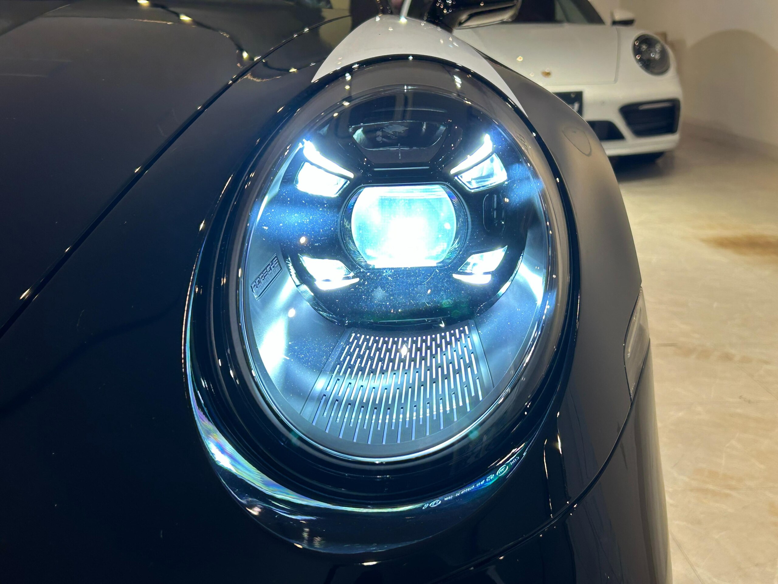 2020 Porsche 911 Targa 4S — Photo 41 / 78