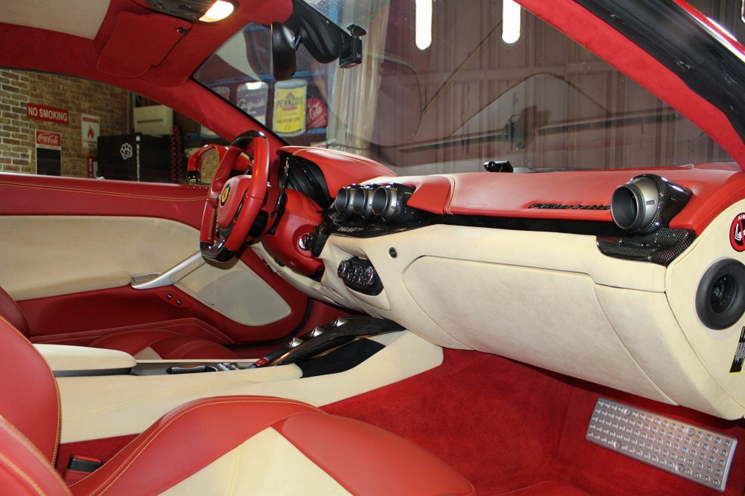2014 Ferrari F12 Berlinetta — Photo 17 / 24
