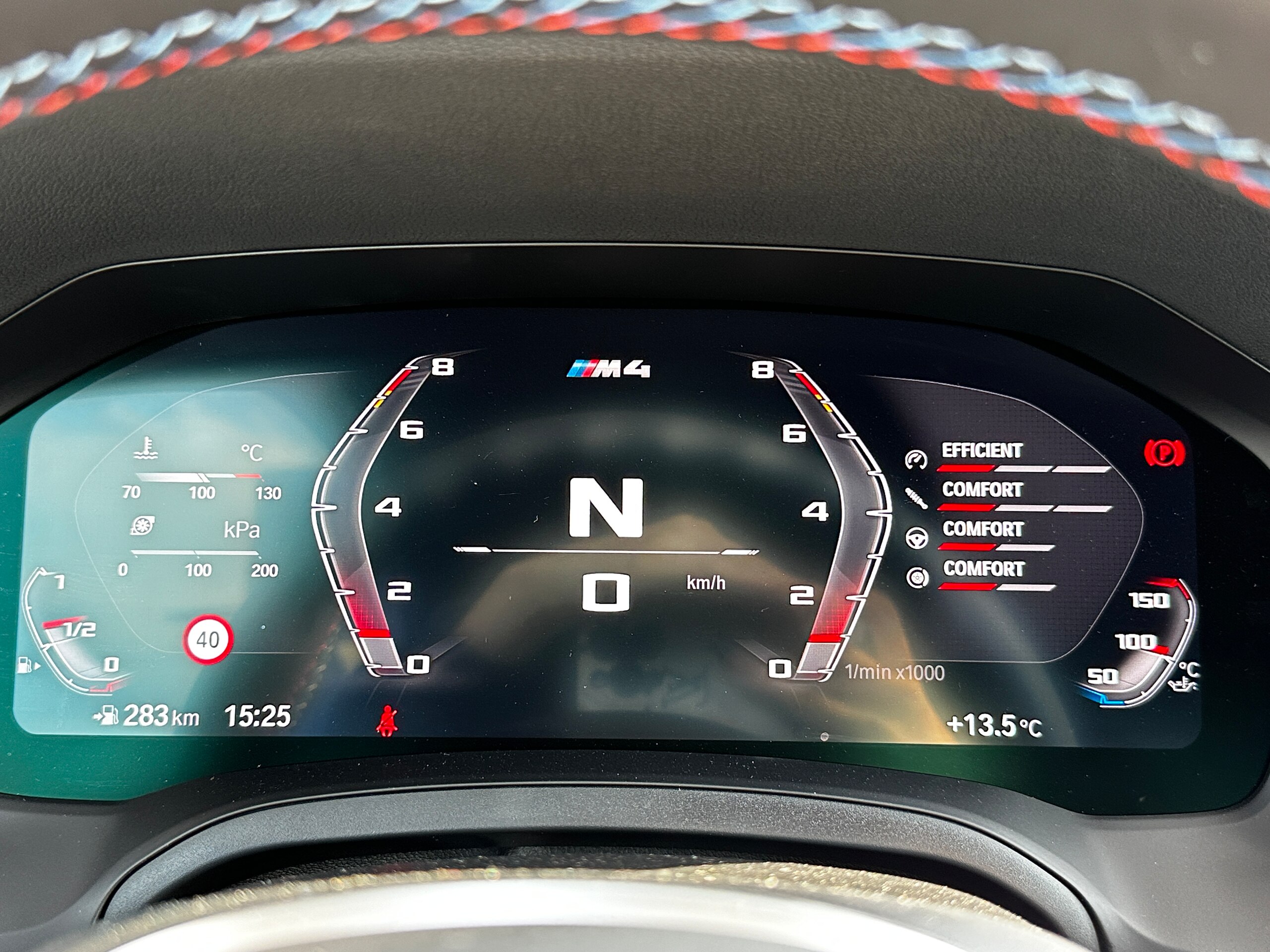 2021 BMW M4 — Photo 23 / 40