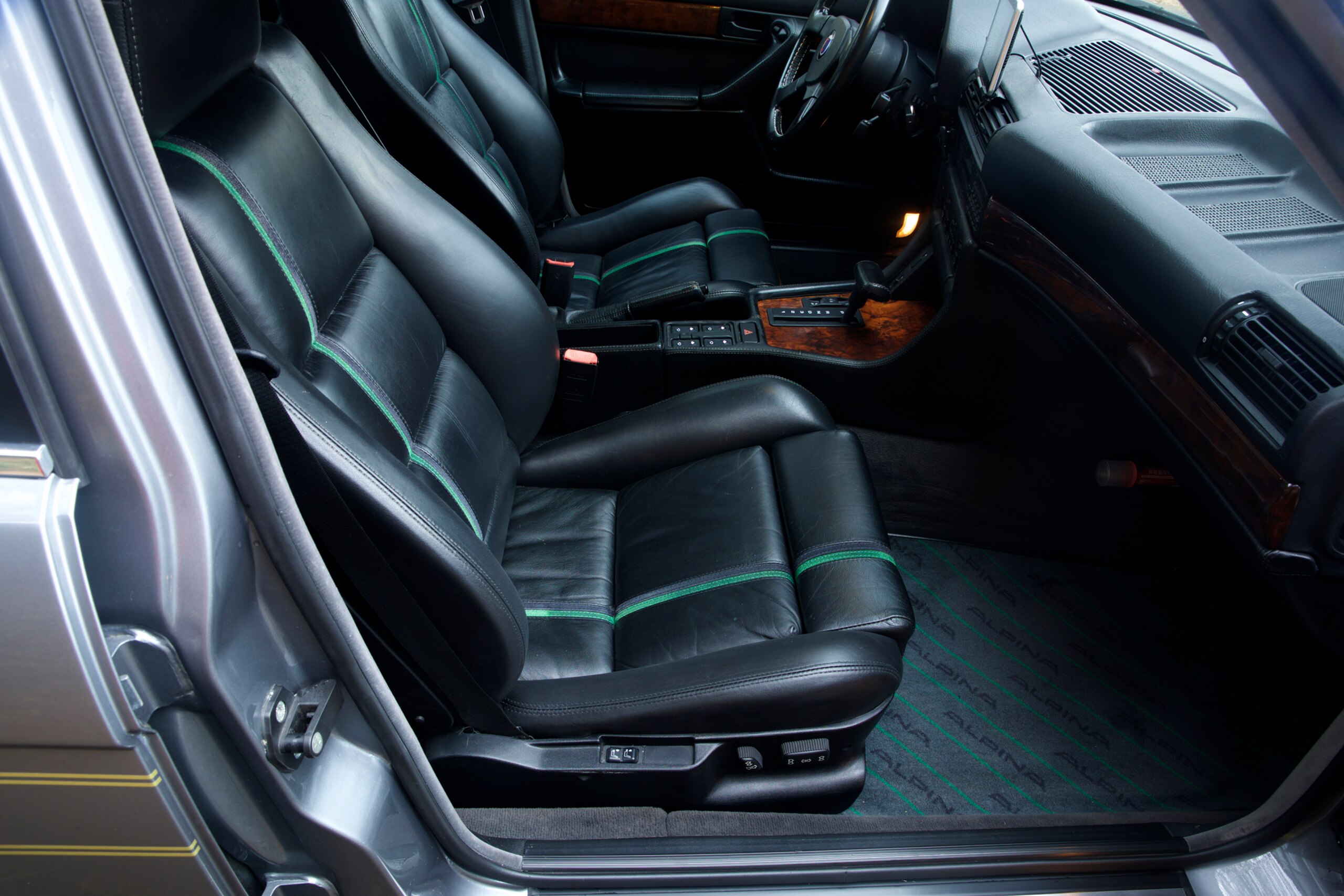 1991 BMW Alpina B12 5.0 — Photo 10 / 12