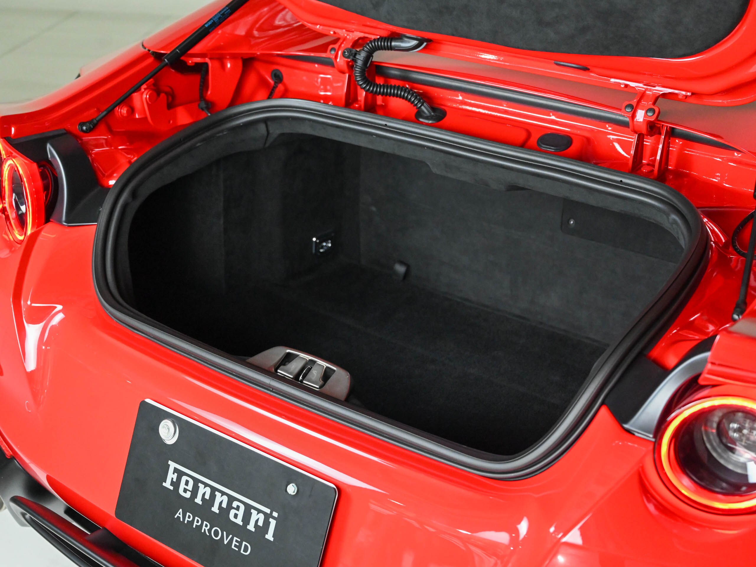 2022 Ferrari 812GTS — Photo 14 / 14