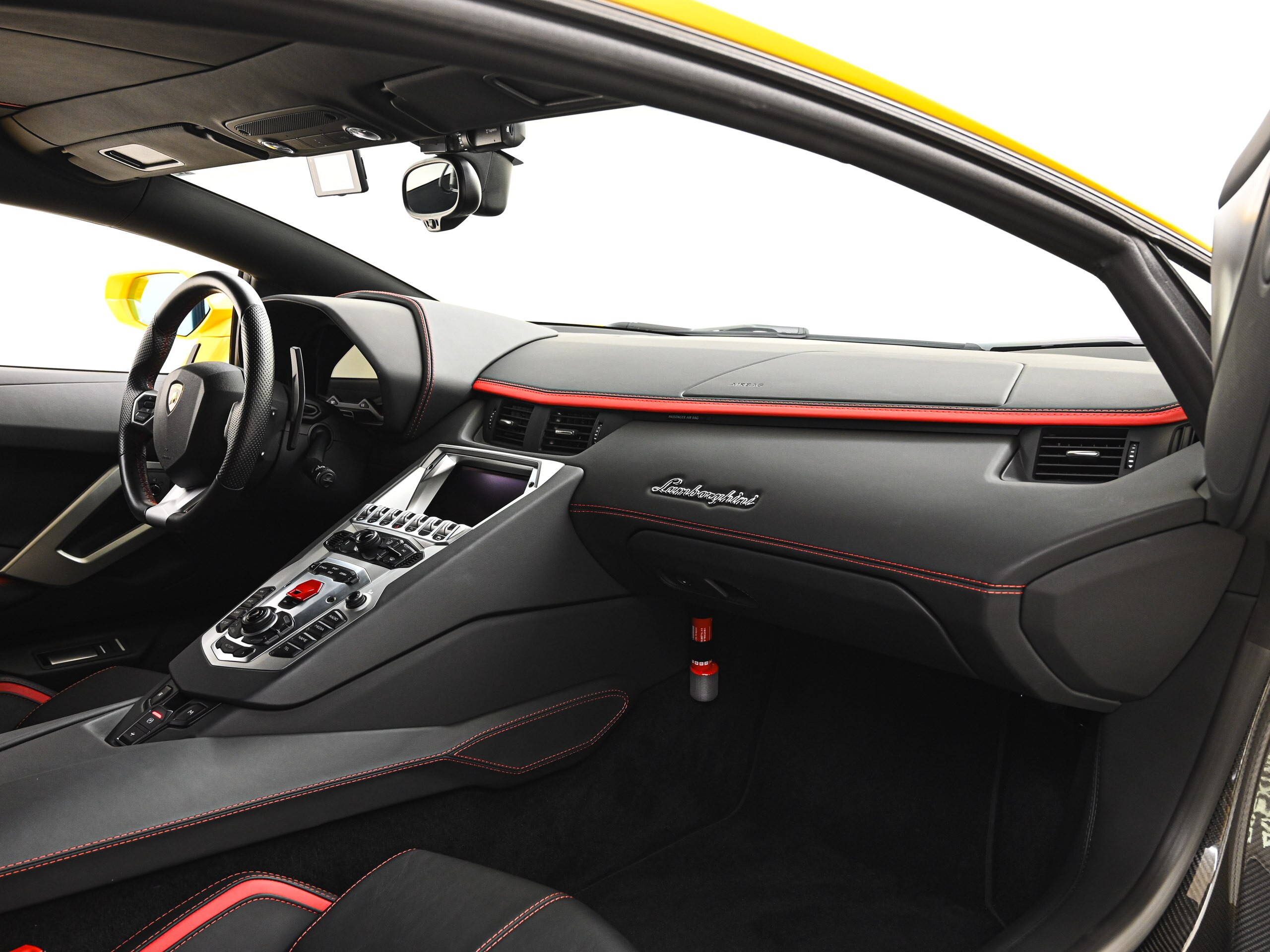 2017 Lamborghini Aventador S — Photo 16 / 19
