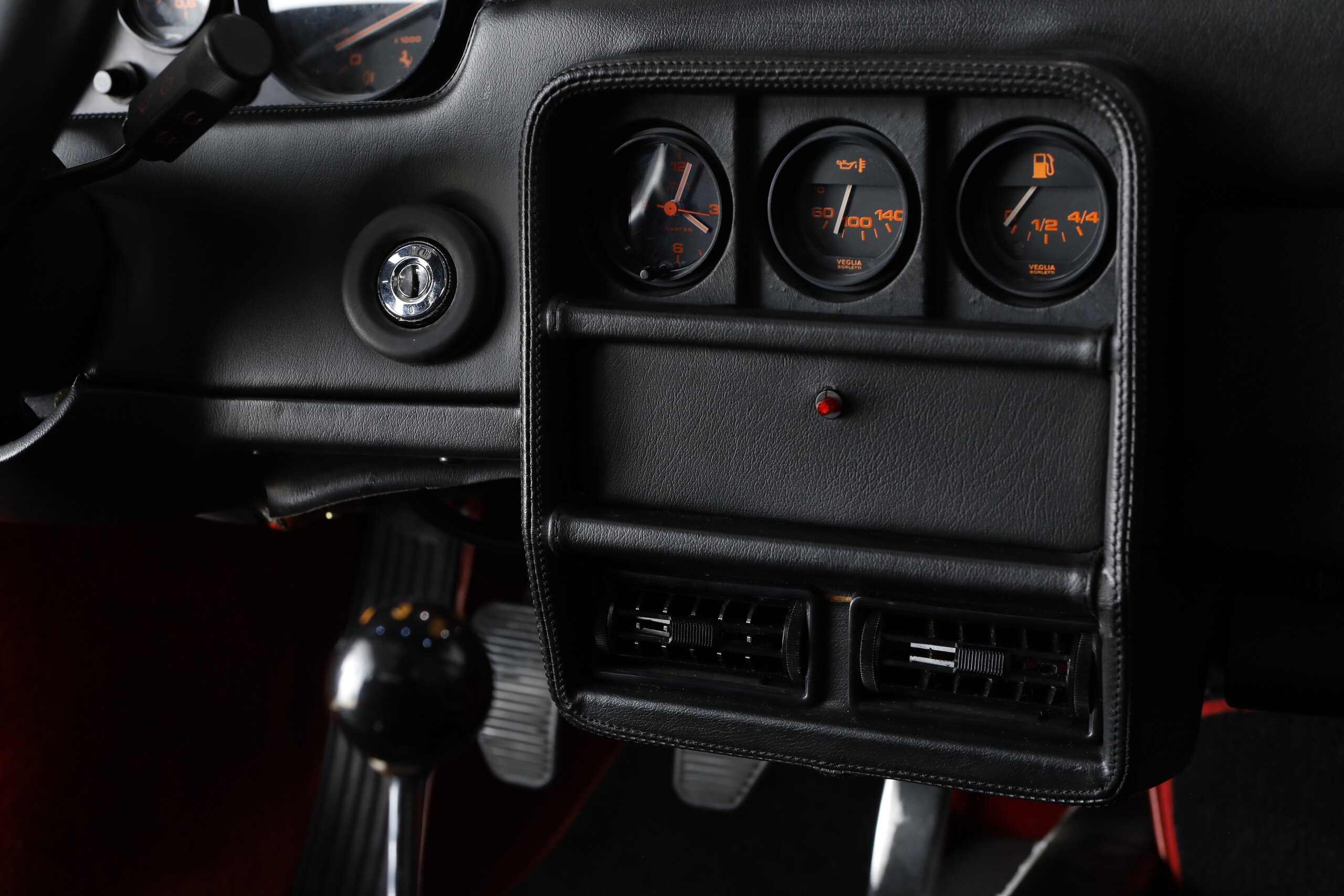 1989 Ferrari 208 GTB Turbo — Photo 9 / 25