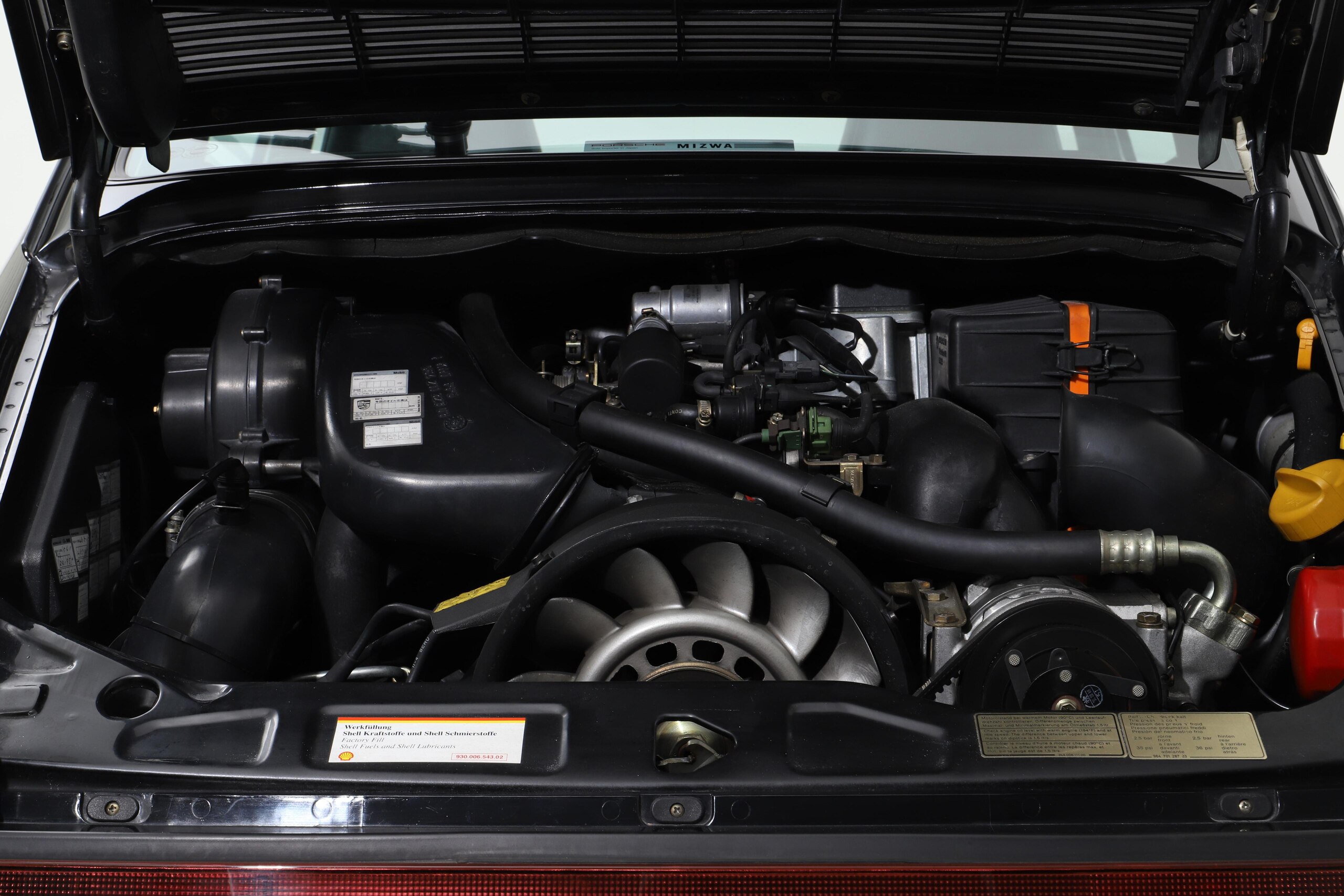 1992 Porsche 911 Carrera 2 — Photo 15 / 17
