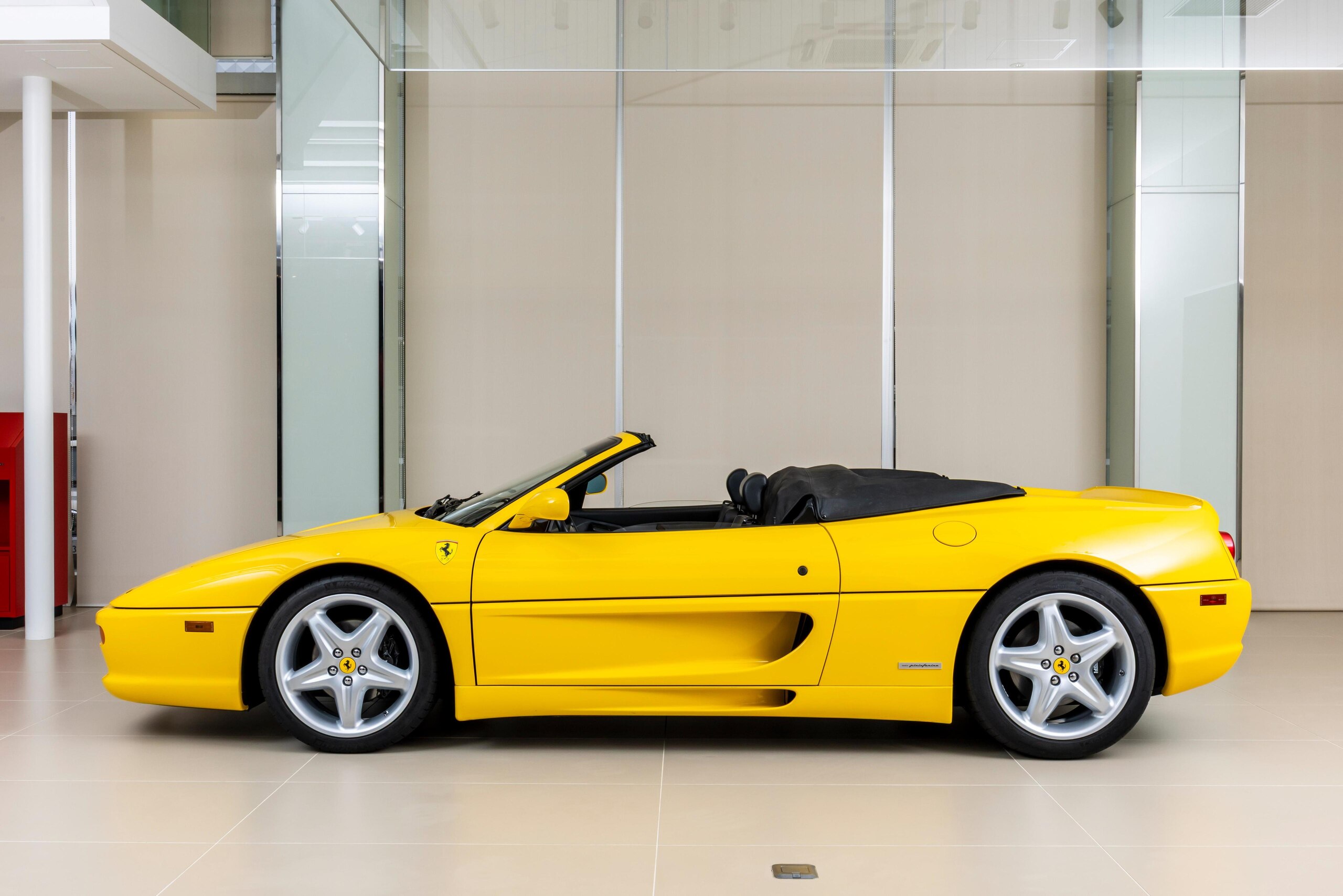1996 Ferrari F355 Spider — Photo 10 / 21