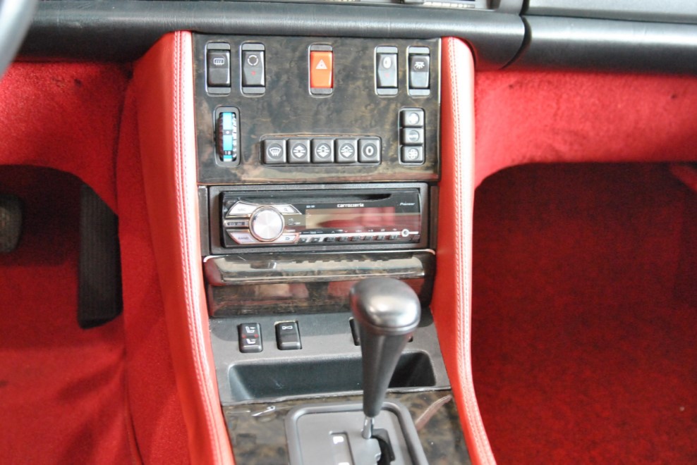 1991 Mercedes Benz 560SEC — Photo 13 / 19