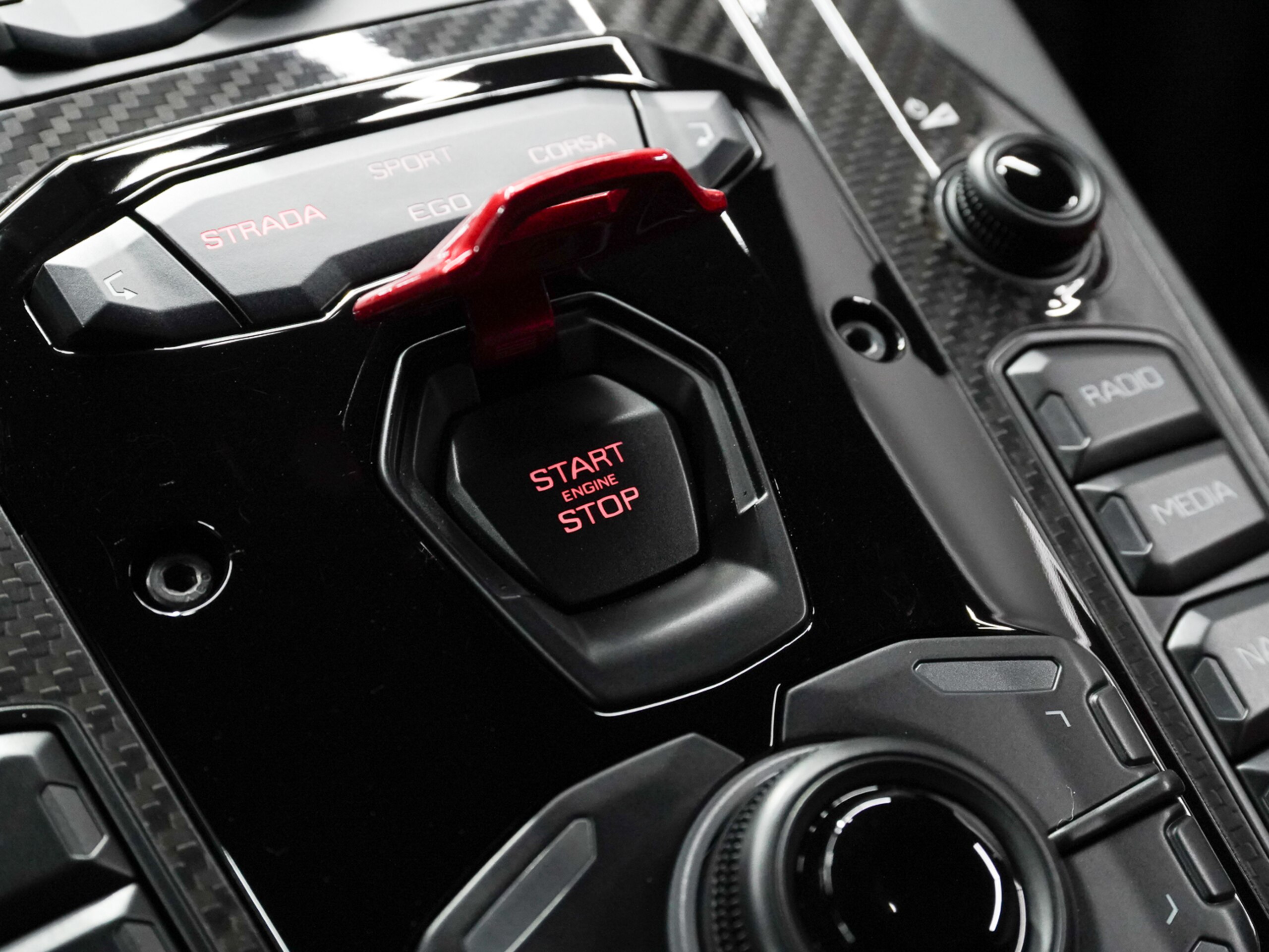 2021 Lamborghini Aventador SVJ — Photo 74 / 74