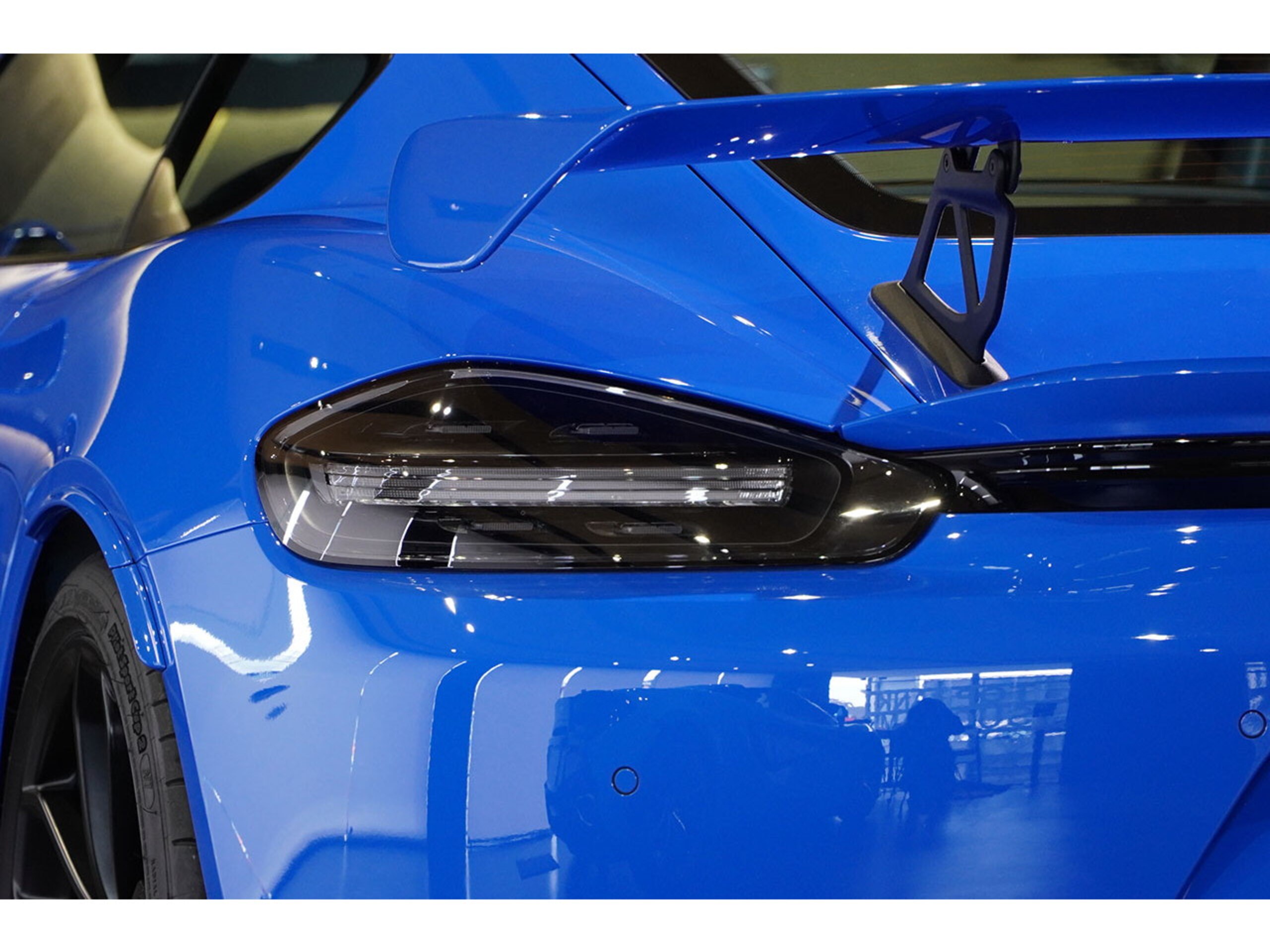 2023 Porsche 718 Cayman GT4 — Photo 9 / 18