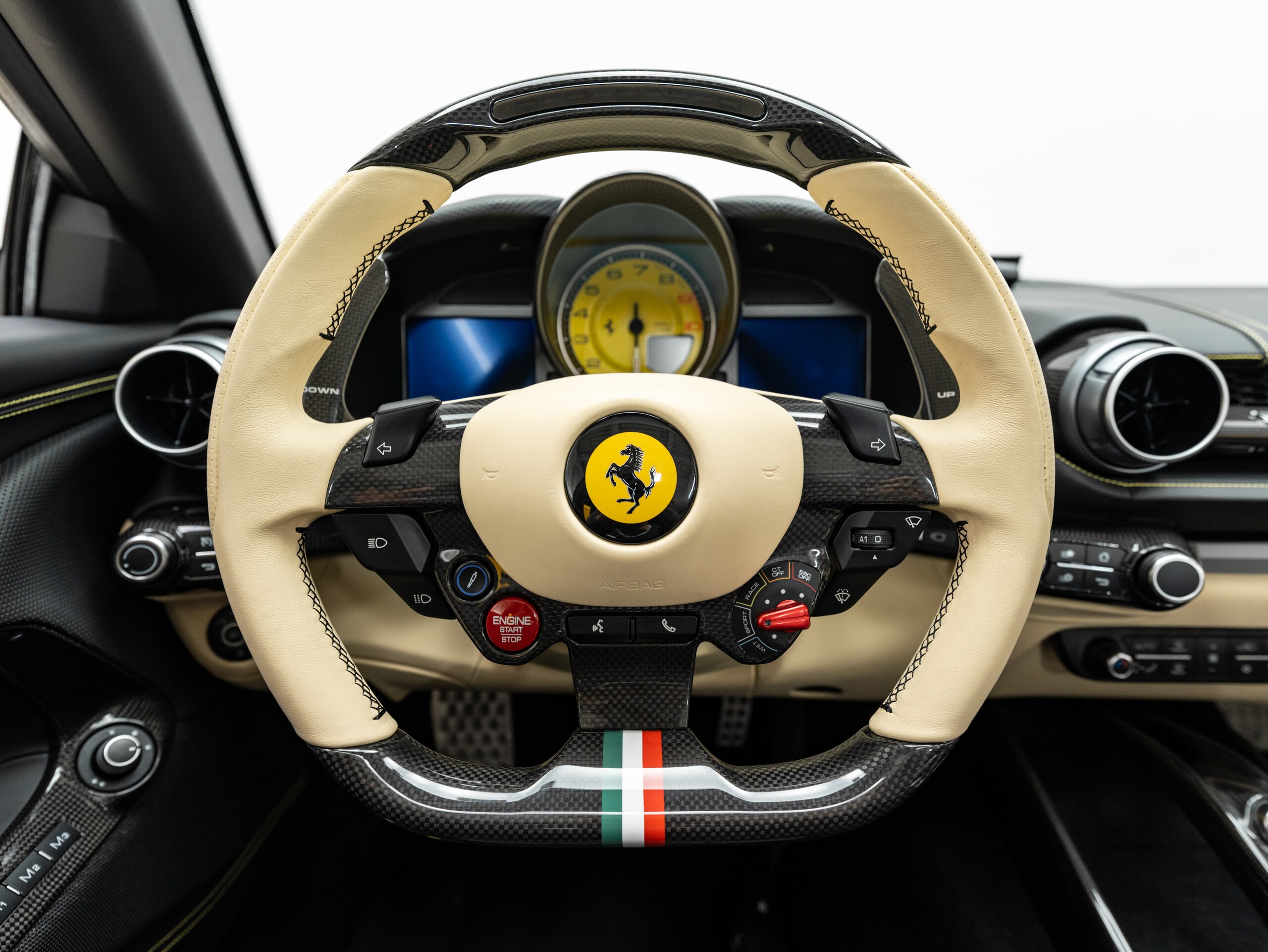 2023 Ferrari 812GTS — Photo 8 / 32