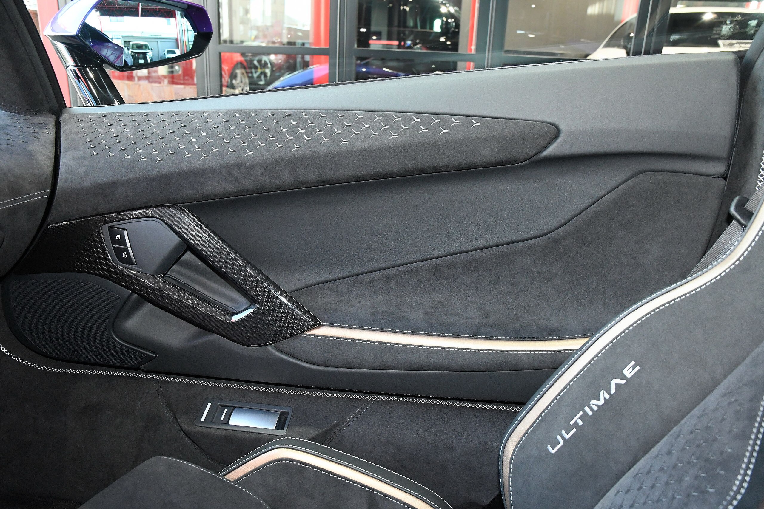 2022 Lamborghini Aventador Roadster LP780-4 Ultimae — Photo 39 / 55