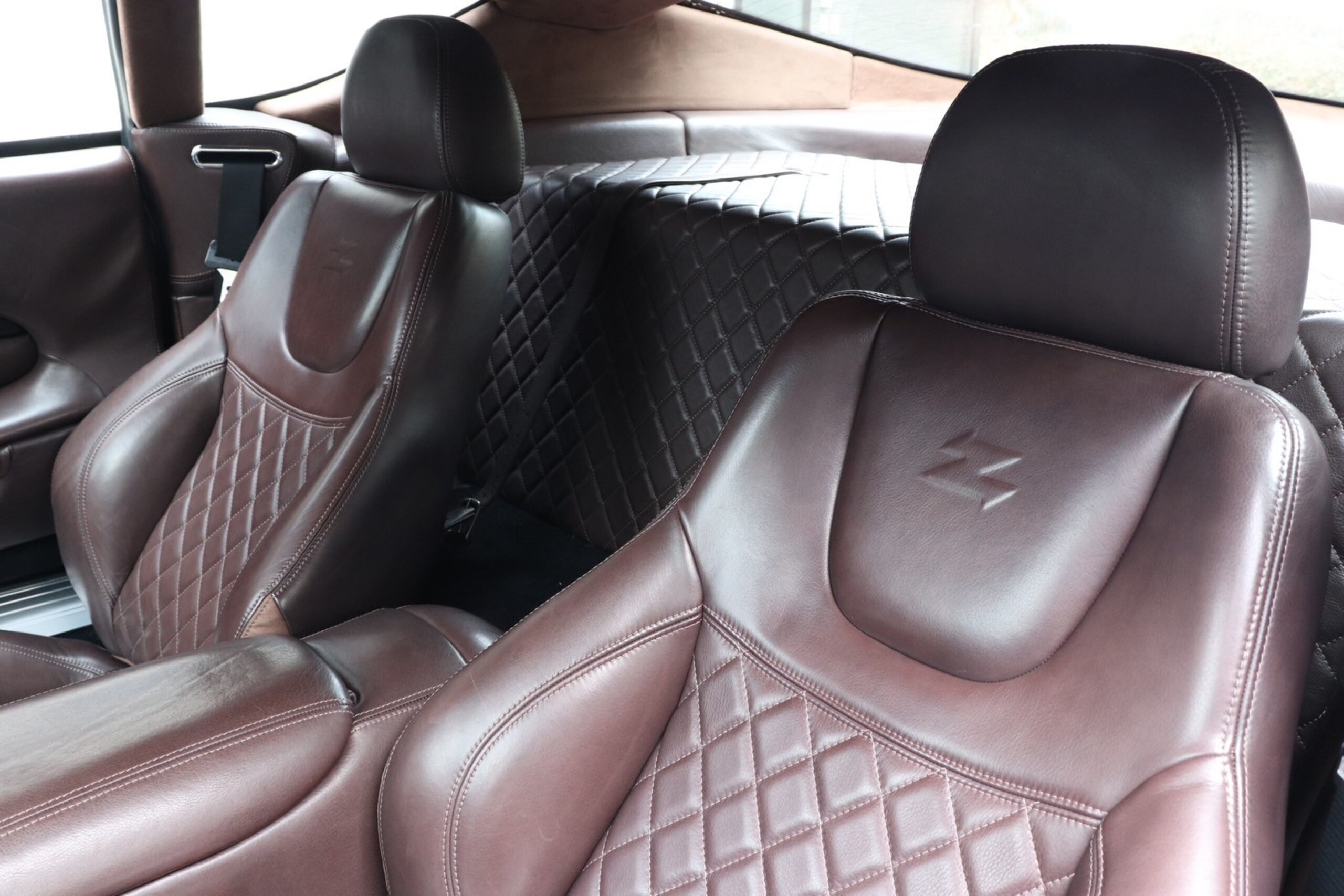 2004 Aston Martin DB7 Zagato — Photo 19 / 27