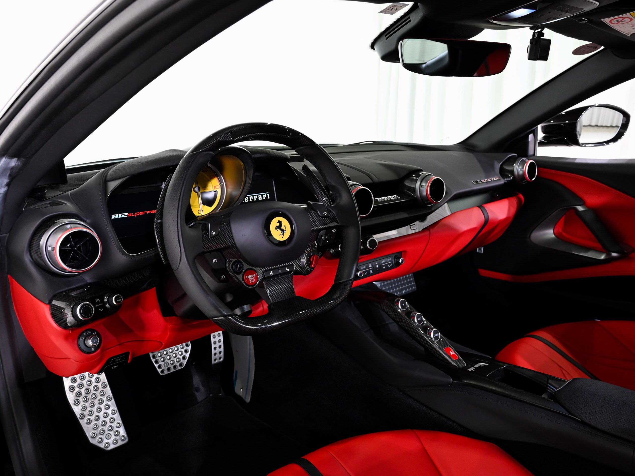 2020 Ferrari 812 Superfast — Photo 8 / 20