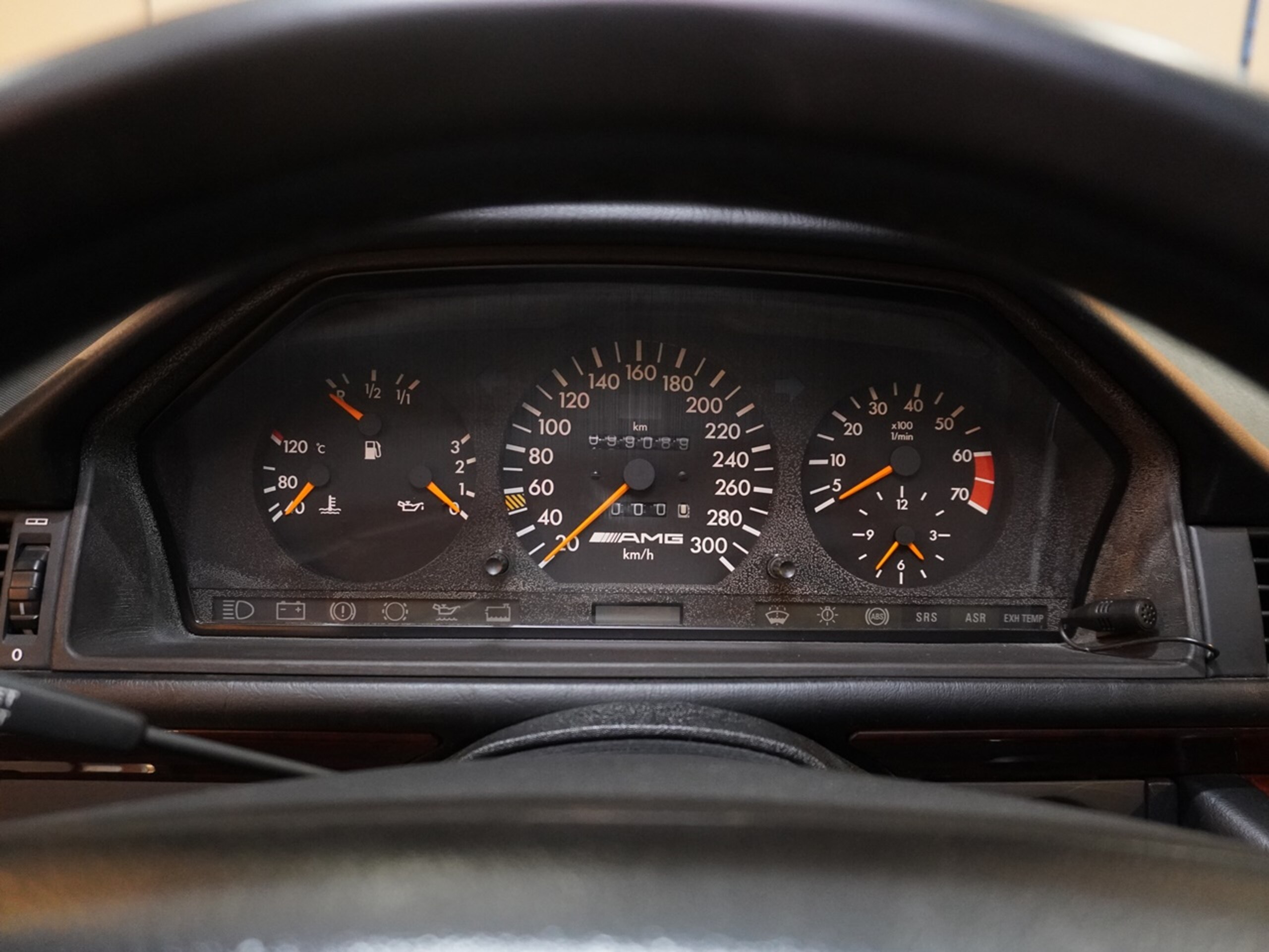1993 Mercedes Benz E60 AMG — Photo 10 / 24