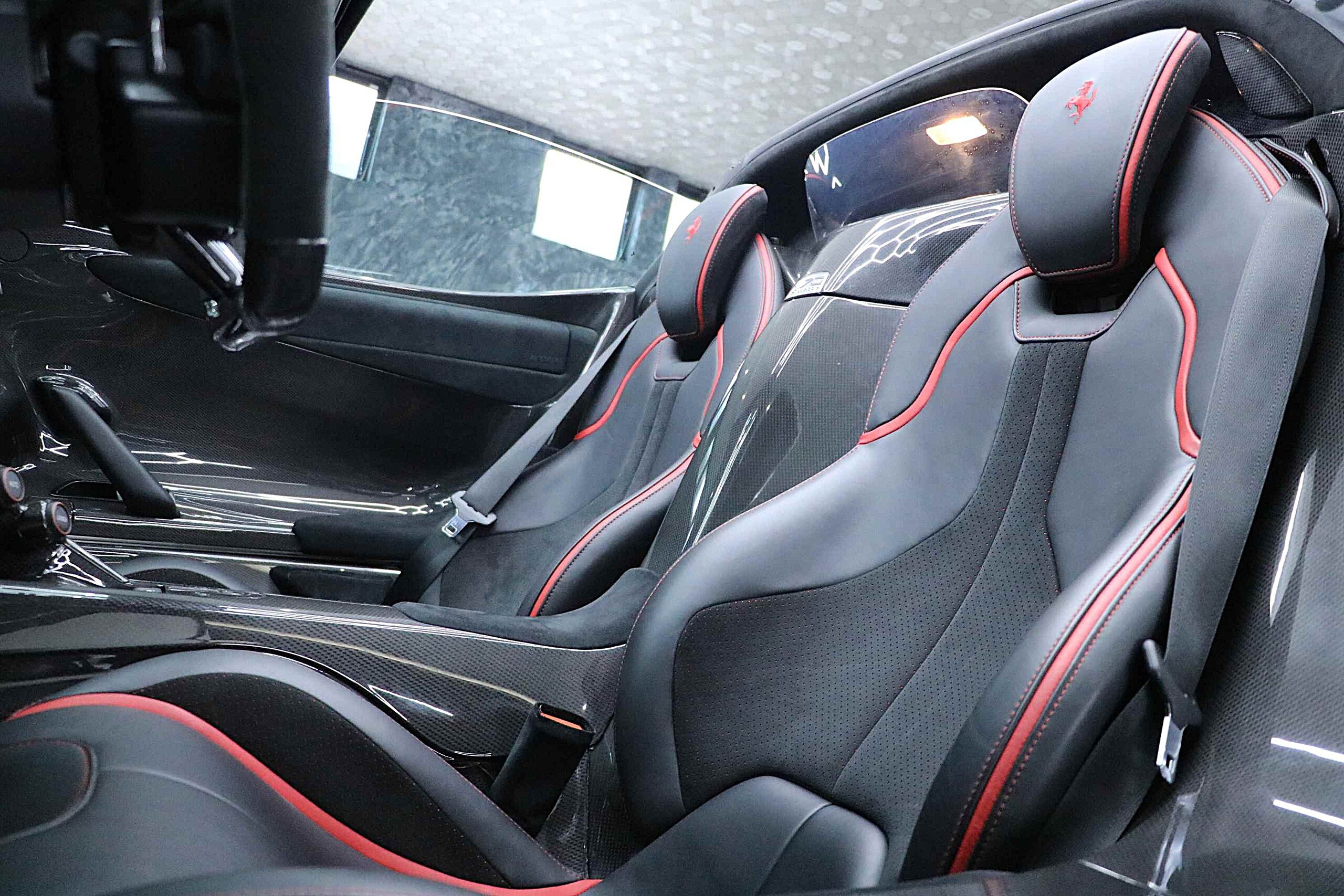 2017 Ferrari LaFerrari — Photo 6 / 26