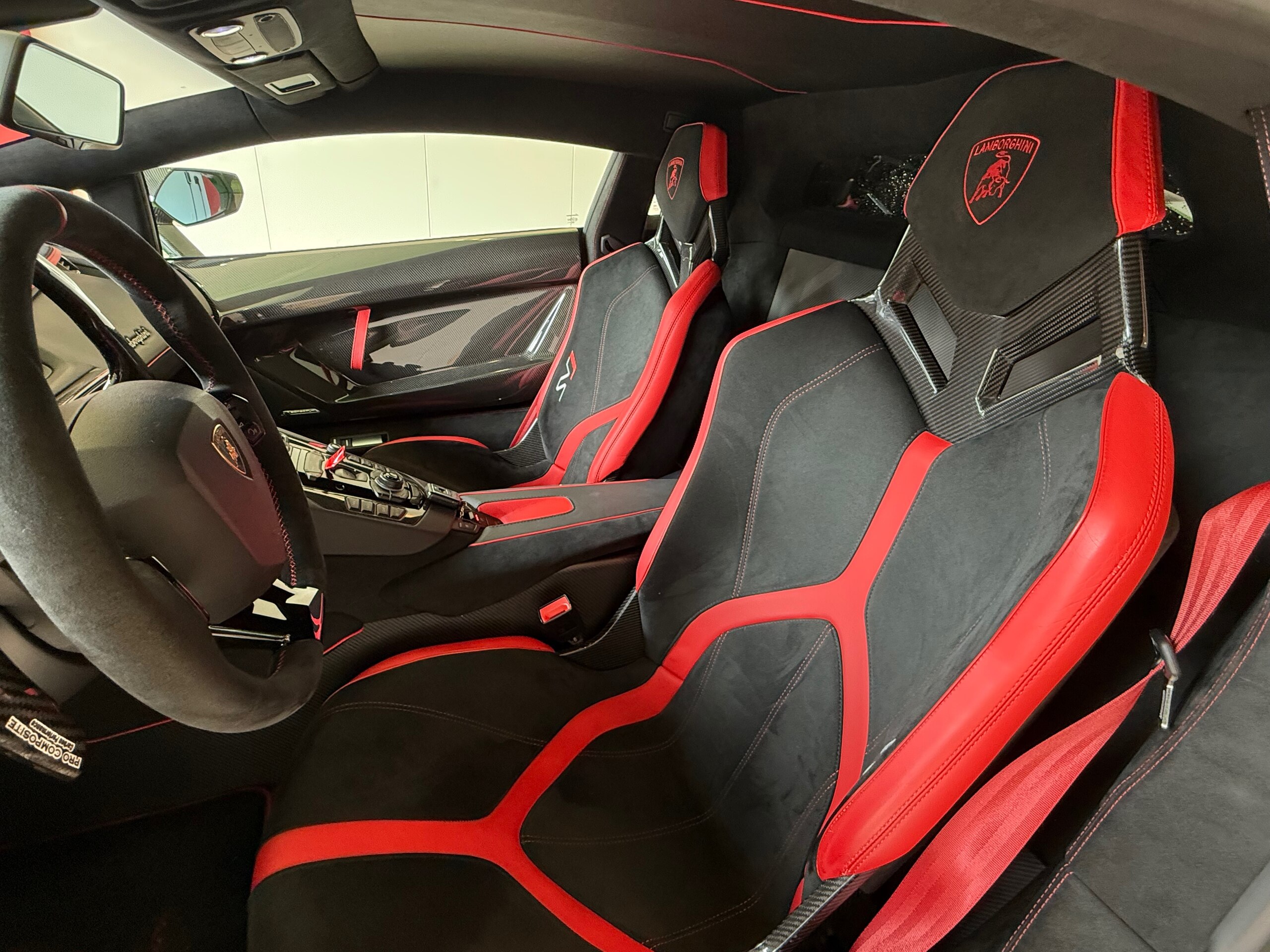 2019 Lamborghini Aventador SVJ — Photo 7 / 22