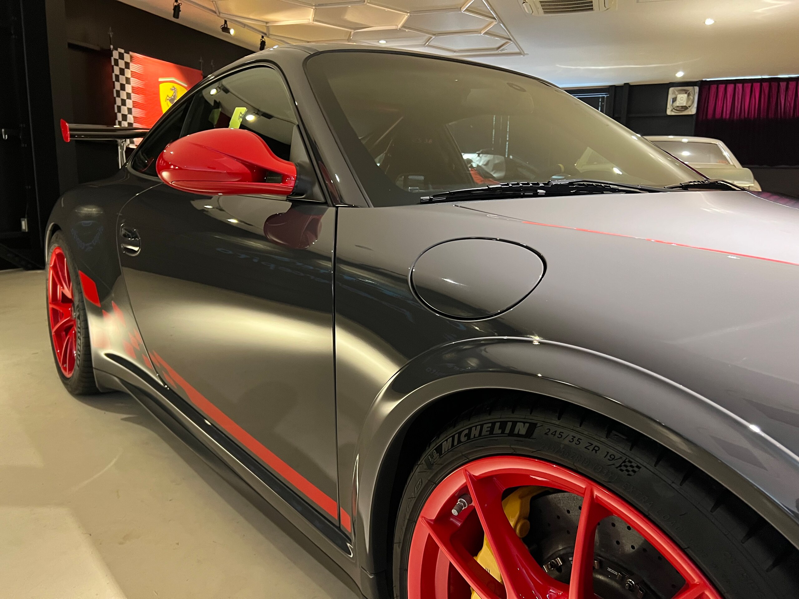 2010 Porsche 911 GT3 RS — Photo 28 / 35