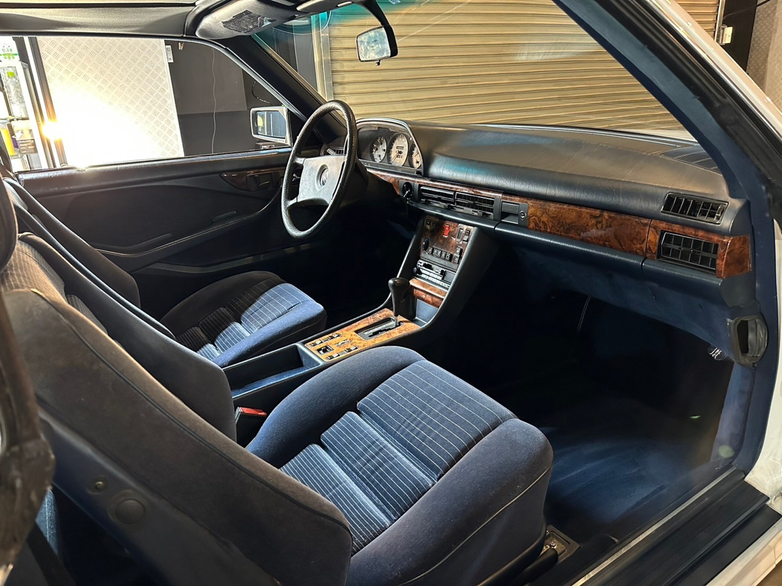1982 Mercedes Benz 380SEC — Photo 8 / 13