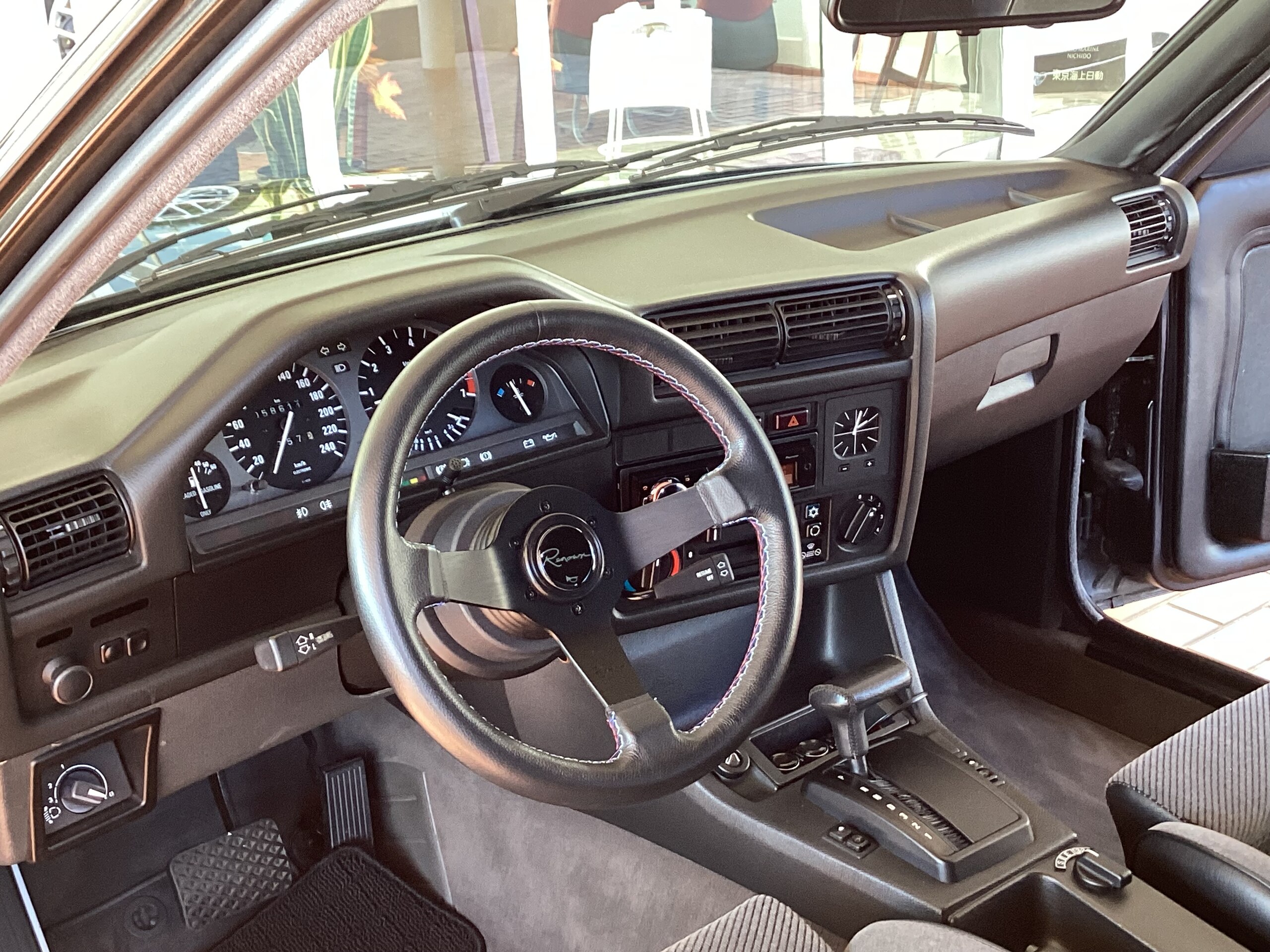 1990 BMW 325i Coupe — Photo 7 / 18