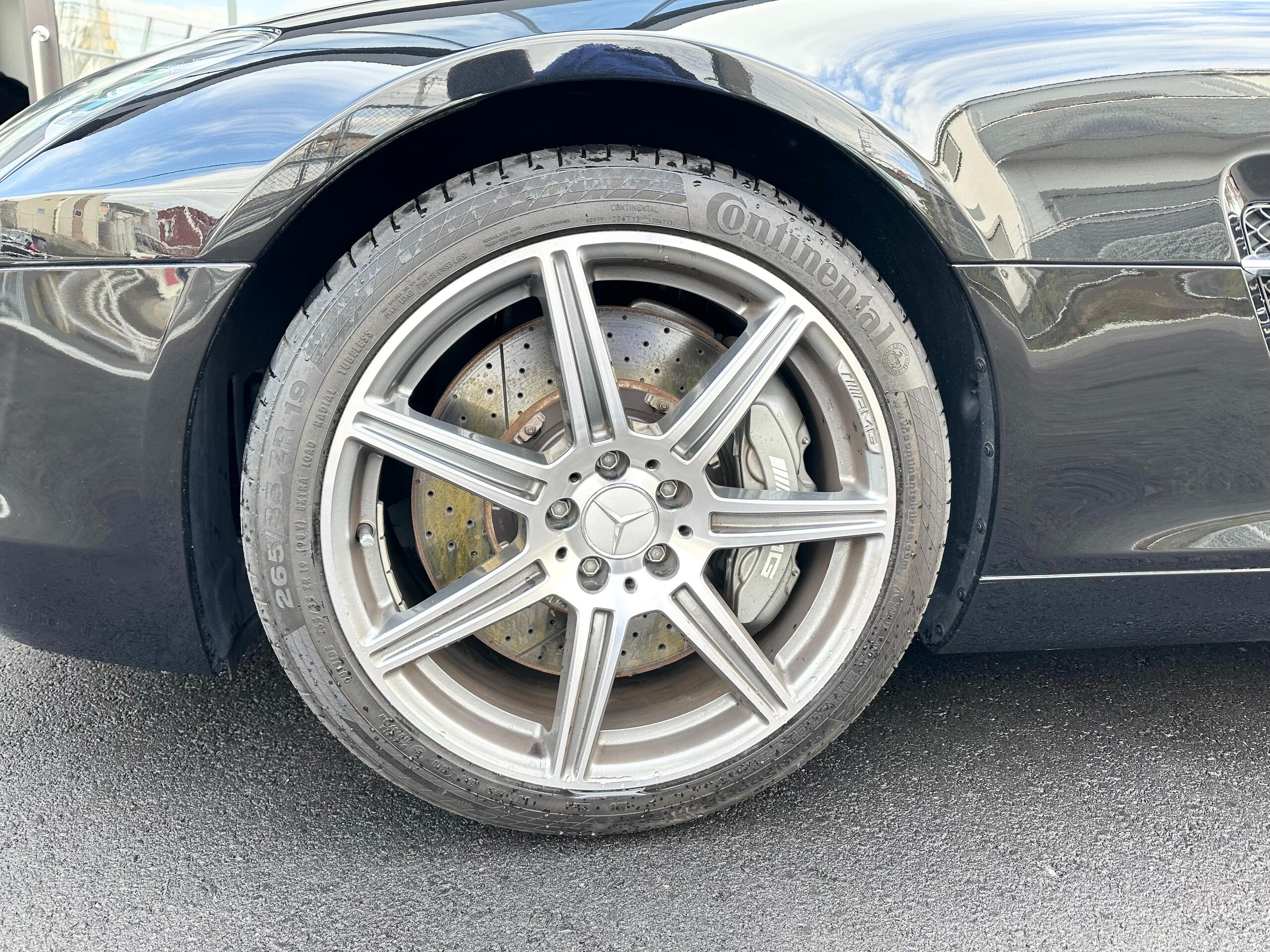 2010 Mercedes Benz SLS AMG — Photo 12 / 25