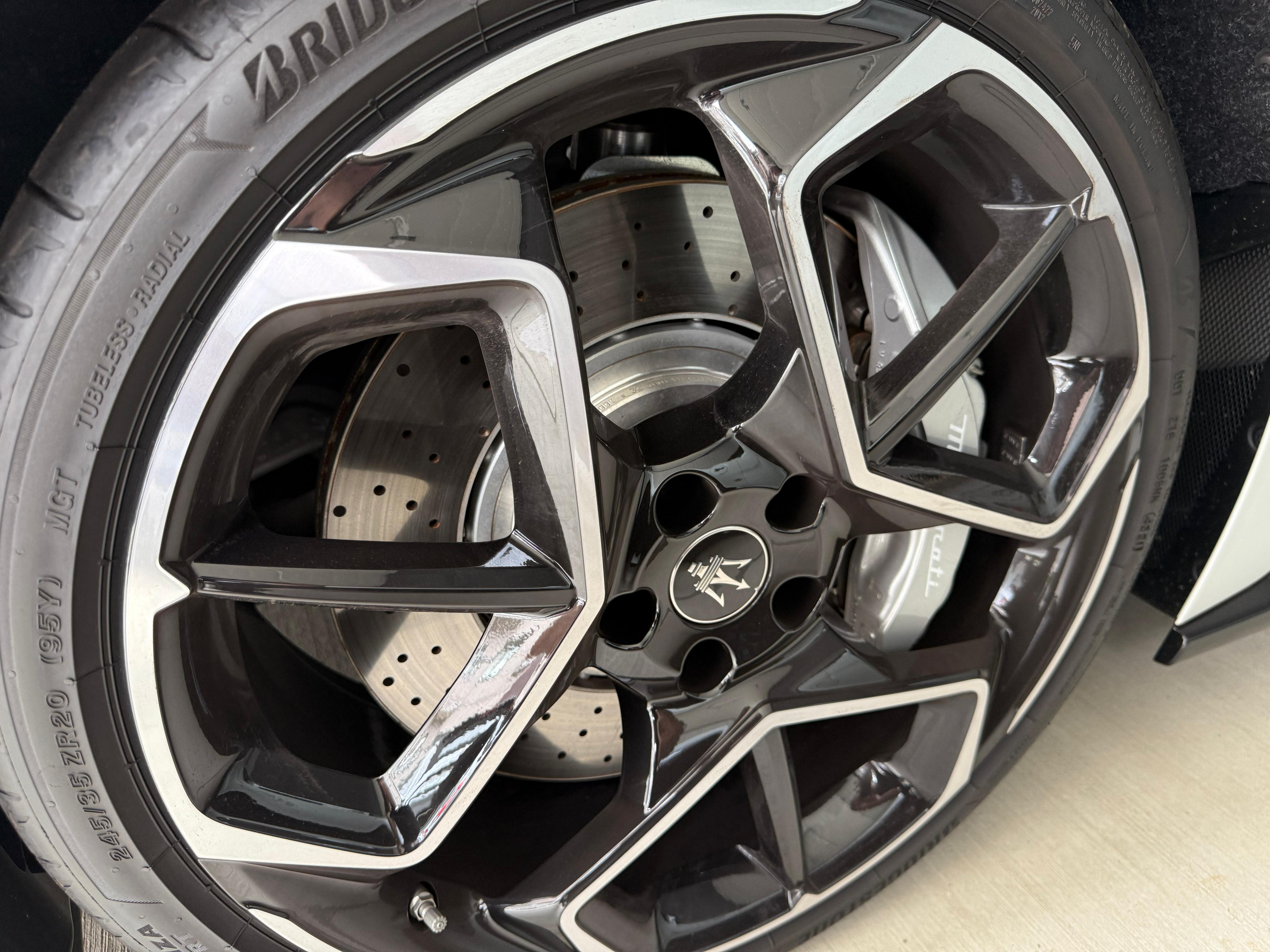 2022 Maserati MC20 — Photo 15 / 18