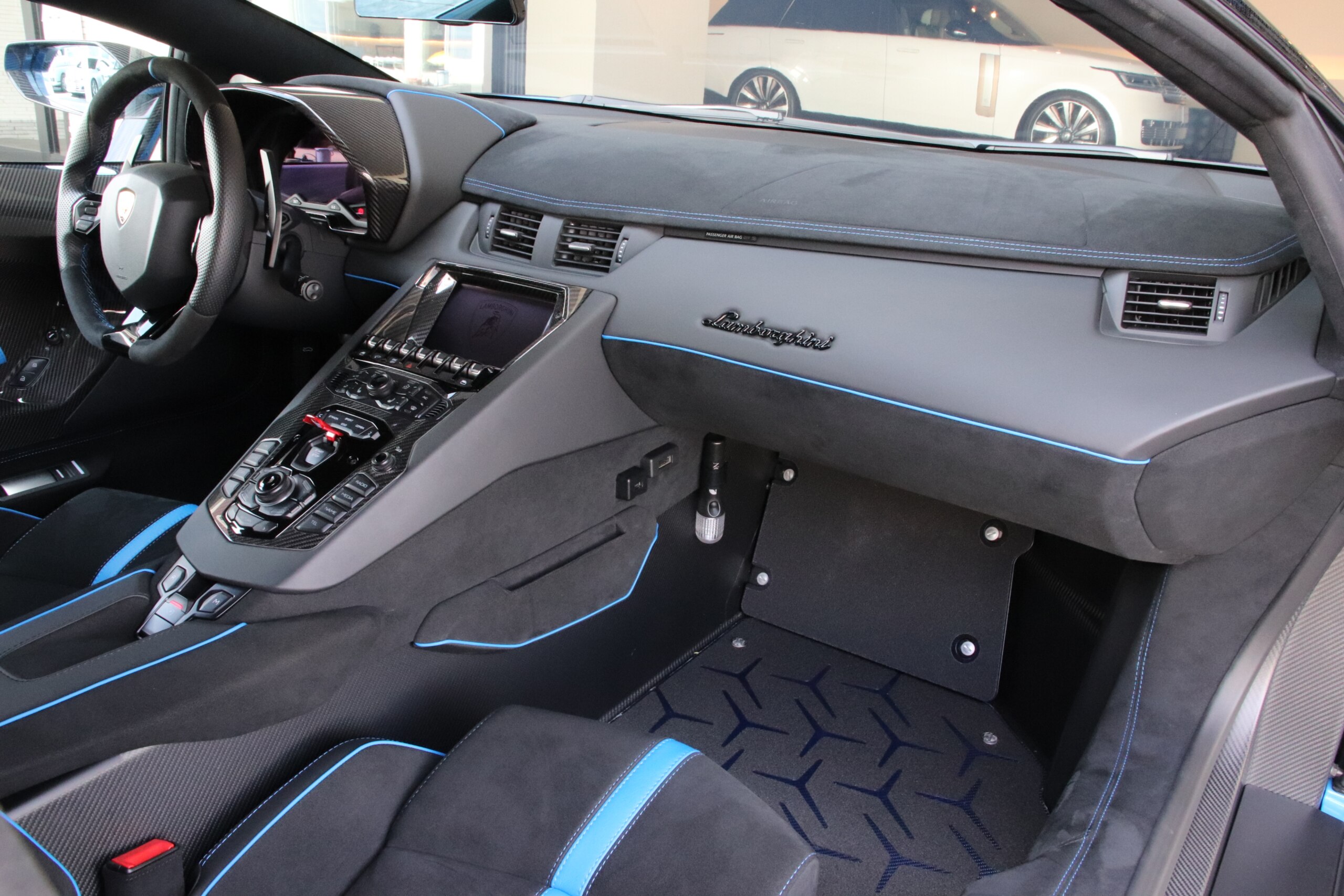 2020 Lamborghini Aventador SV — Photo 20 / 23